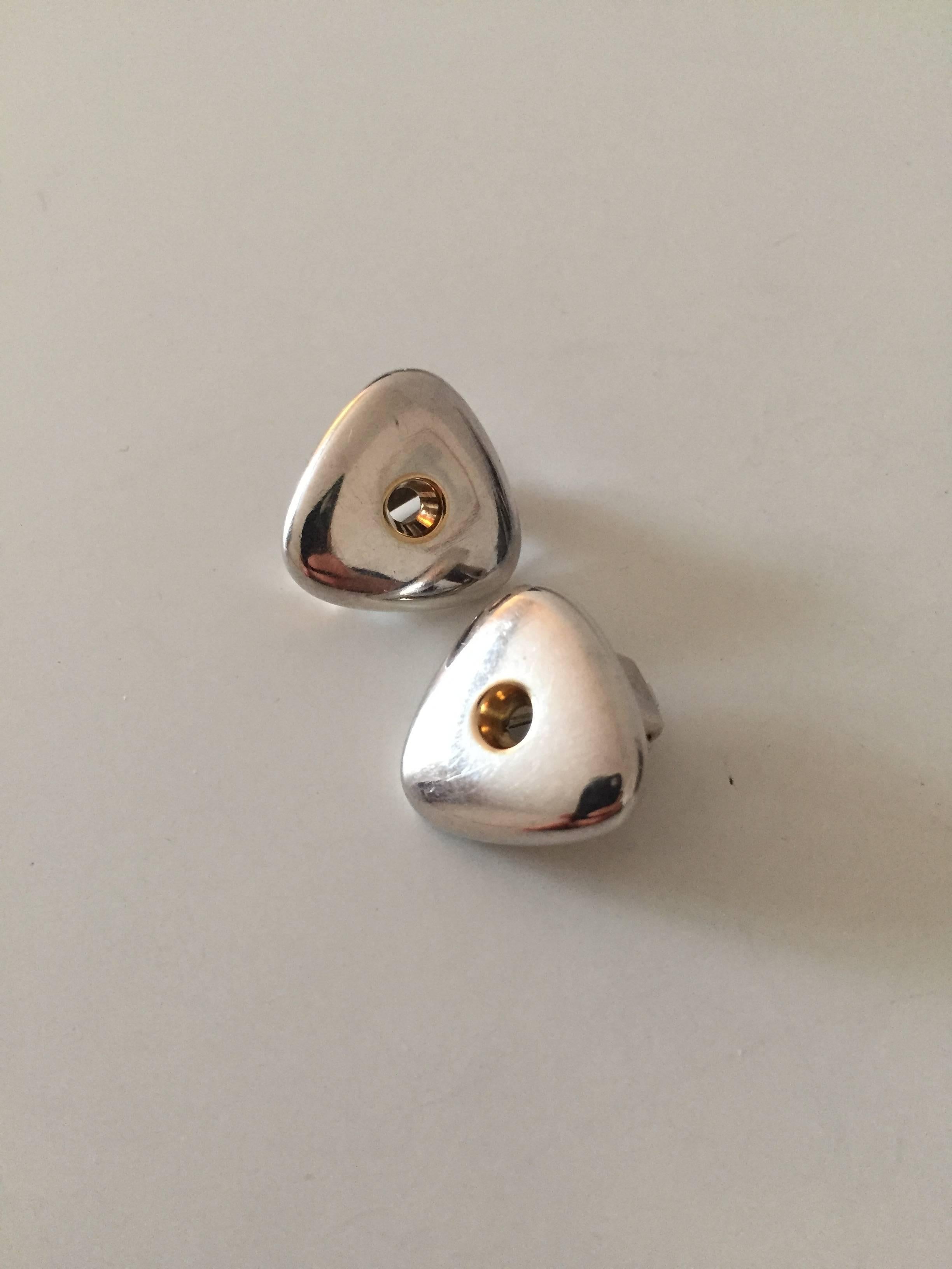 Georg Jensen sterling silver earclips #395. 

Measures 1.8 cm / 7/10