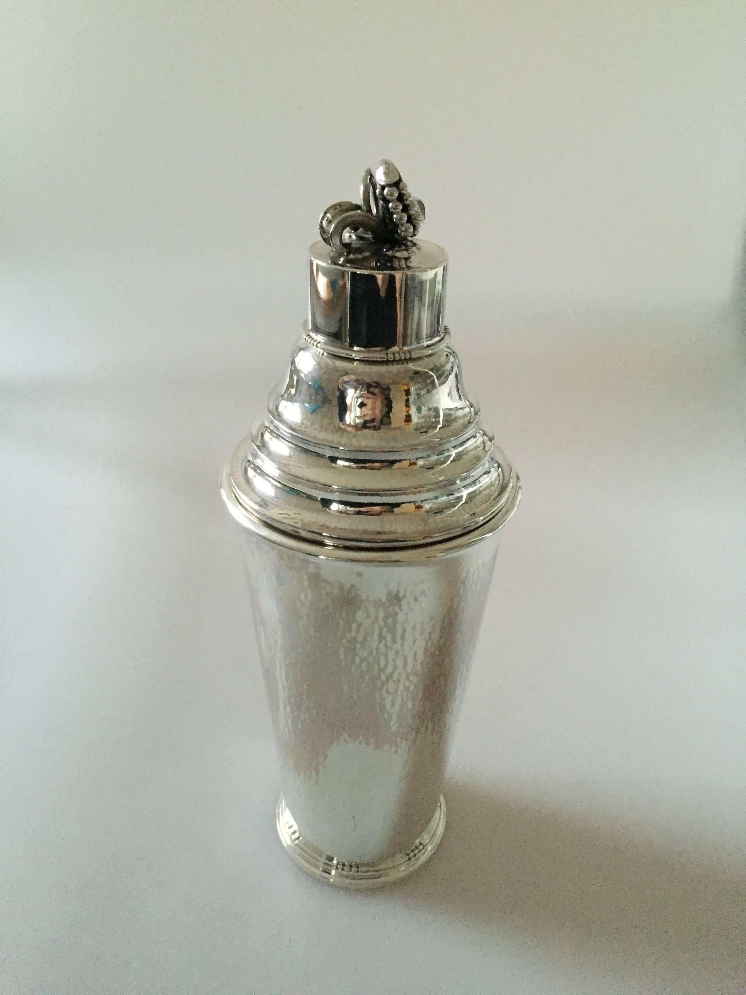 Georg Jensen Sterling Silver Cocktail Shaker #462D by Harald Nielsen In Excellent Condition In Copenhagen, DK