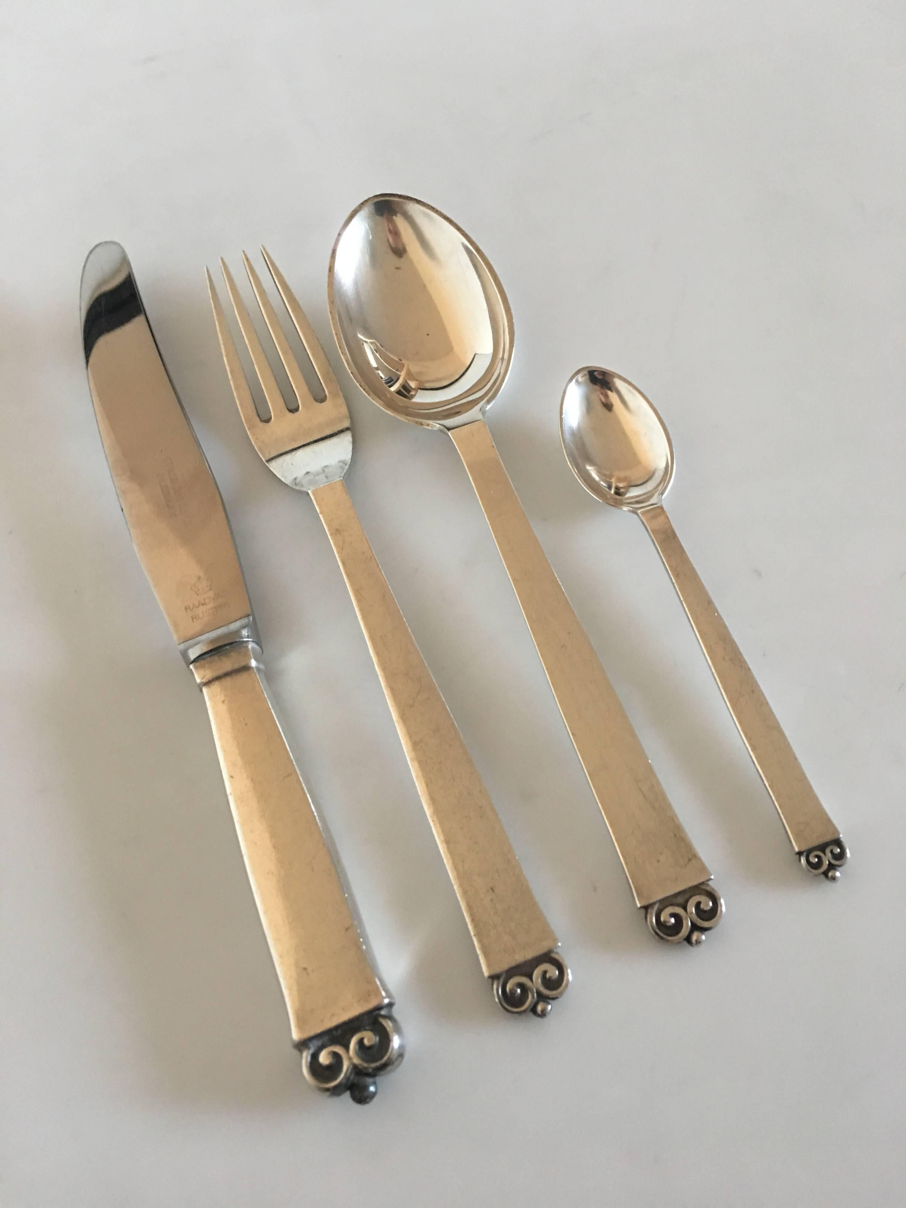 Evald Nielsen #28 sterling silver flatware set for 12 people. 48 pieces. The set consists of the following pieces:

Measures: 12  knives 19.8 cm L (7 51/64