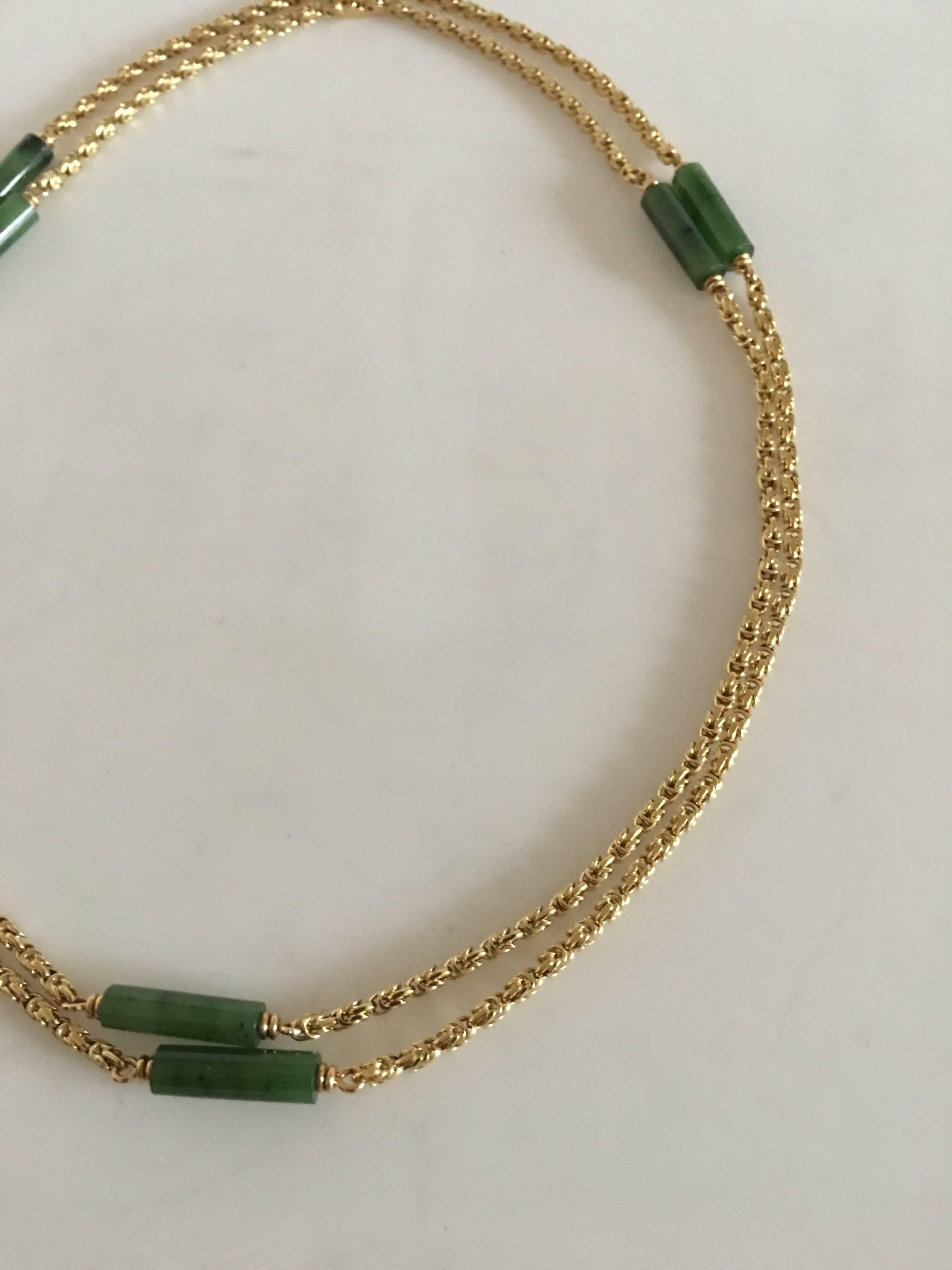 Georg Jensen 18-karat gold collier necklace ornamented with six pieces of jade stone. 108 cm L (42 33/64