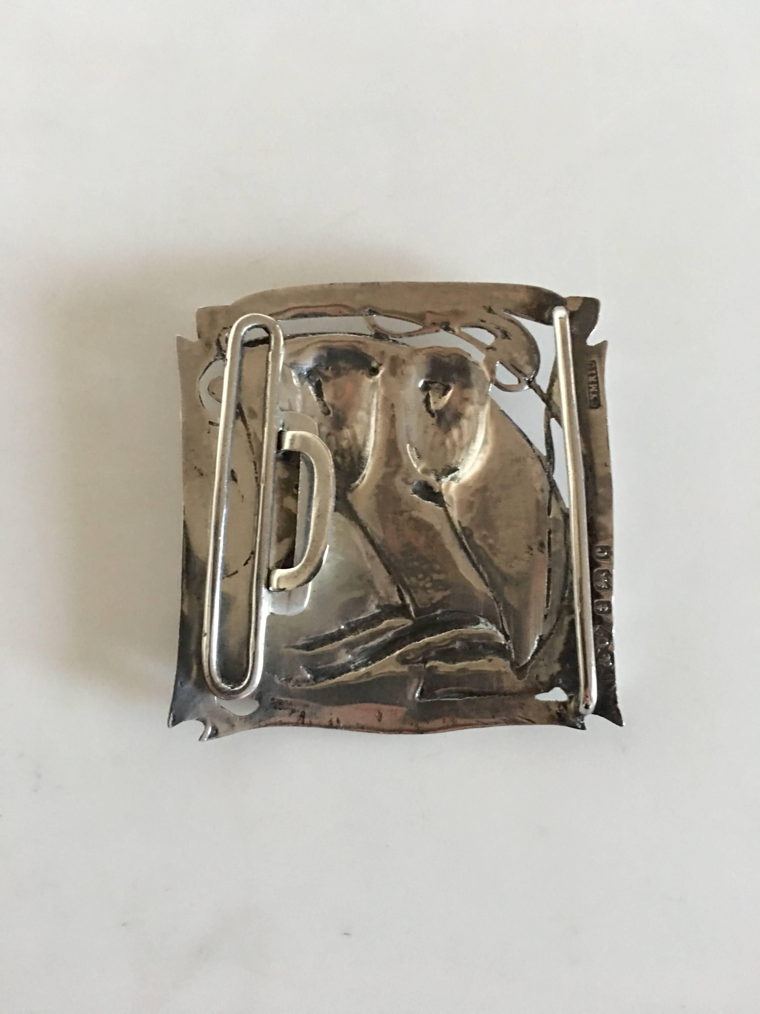 Arts & Crafts belt buckle with English silver marks. 6 x 6 cm (2 23/64