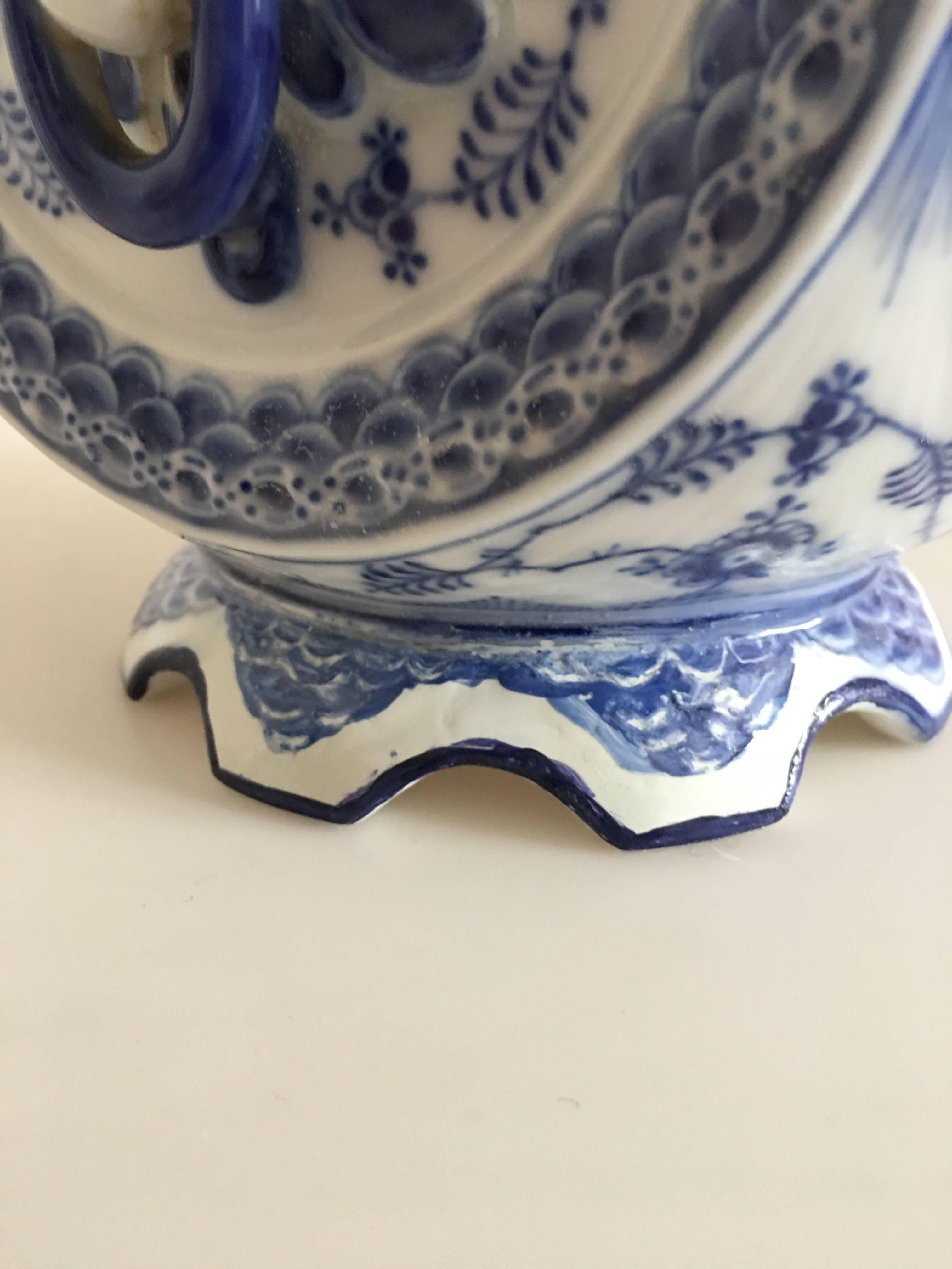 blue and white china clock