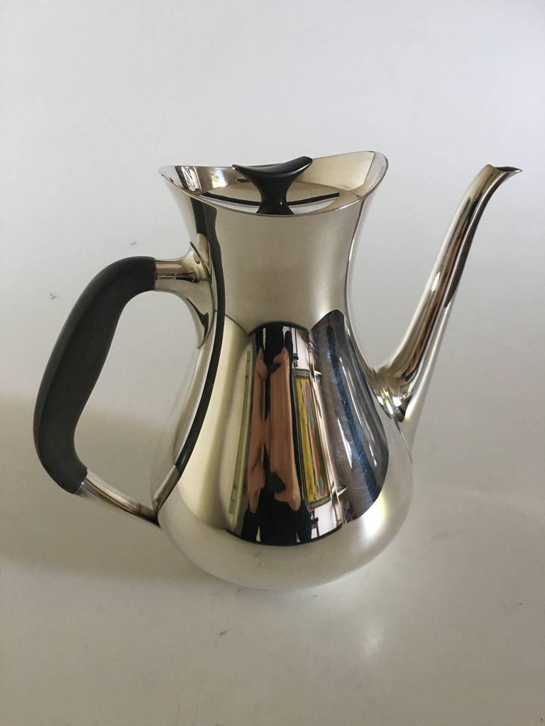 Cohr H.P. Jacobsen coffee pot in sterling silver.

Measures: 20.5cm / 8 1/10