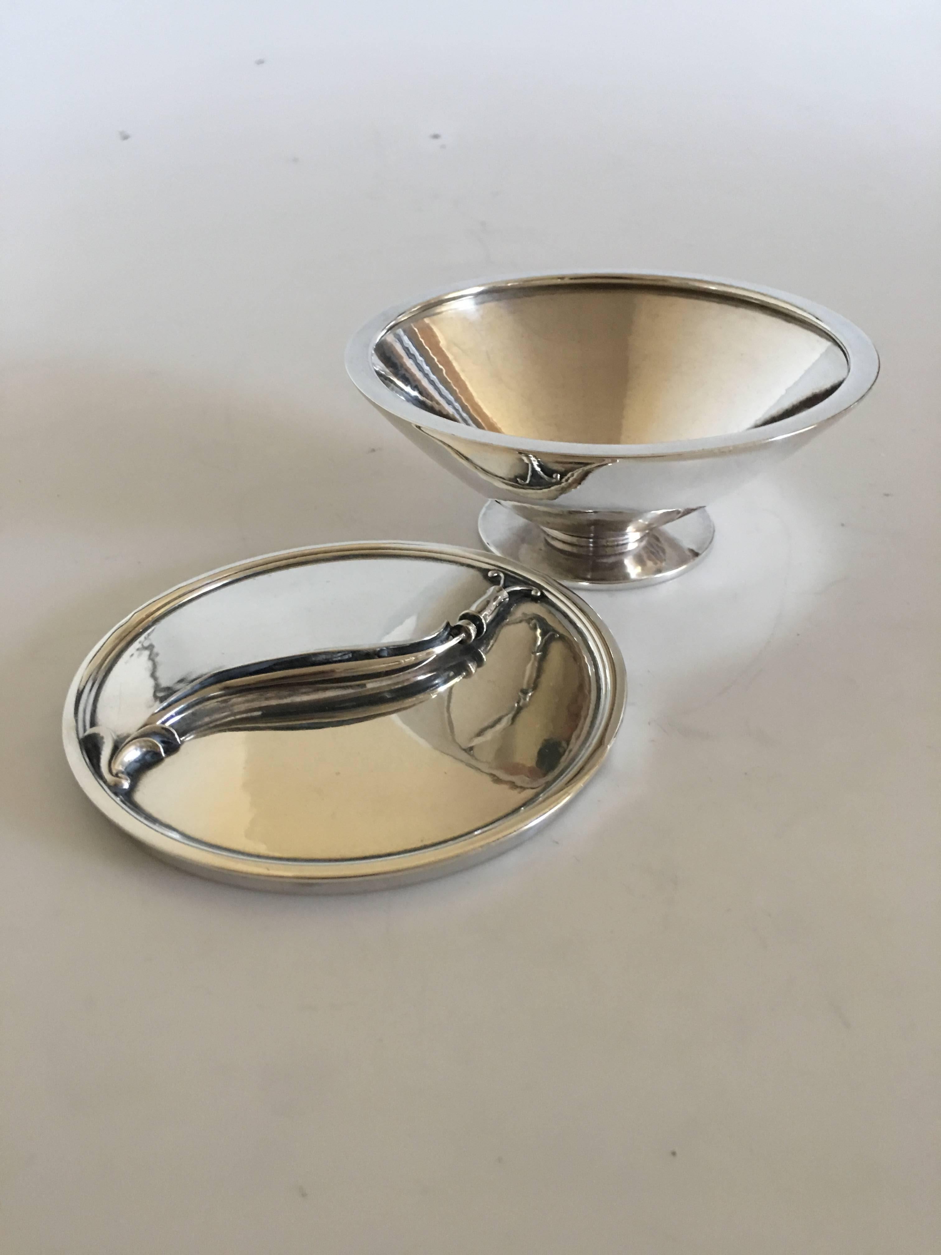 Georg Jensen sterling silver lidded bowl no. 236. Measure: 5.2 cm height (2 3/64