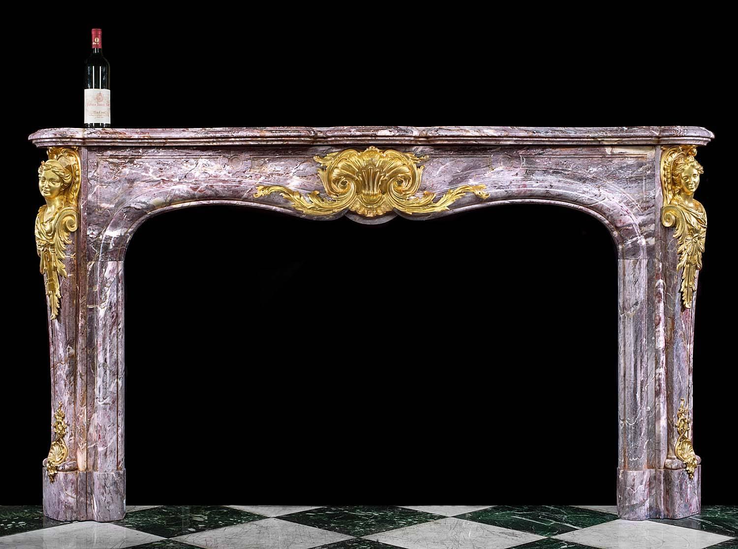 Antiker Rokoko-Kamin im Louis XV.-Stil aus Fleur de Pecher-Marmor im Angebot 1