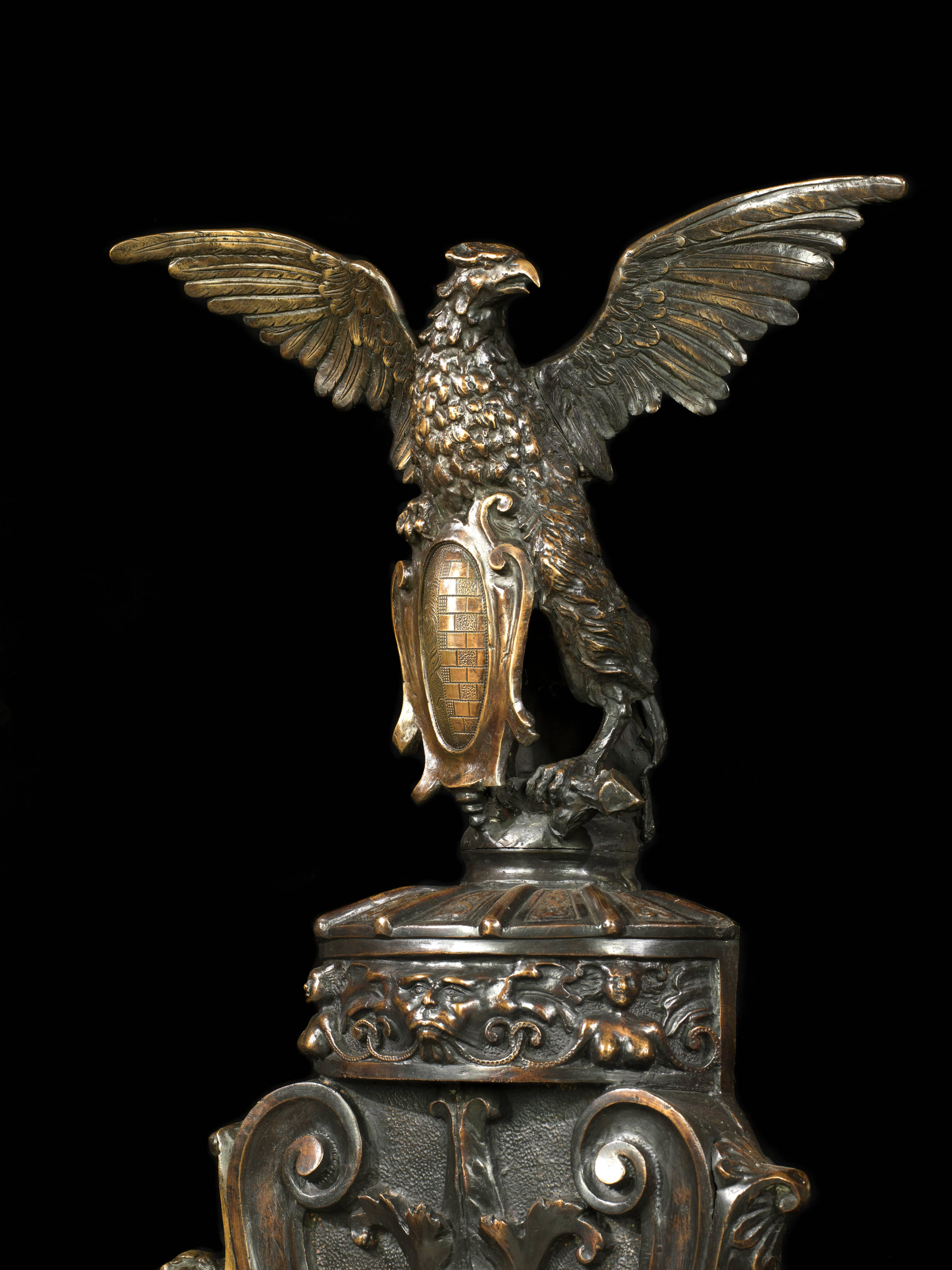 Monumentales Paar Feuerböcke aus patinierter Bronze im Baronial-Barockstil (amerikanisch) im Angebot