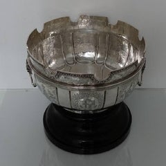 Edwardian Sterling Silver Chinoiserie Bowl London, 1905 Daniel & John Wellby