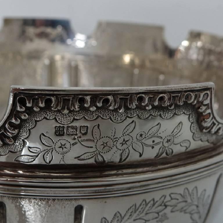 Edwardian Sterling Silver Chinoiserie Bowl London, 1905 Daniel & John Wellby For Sale 2