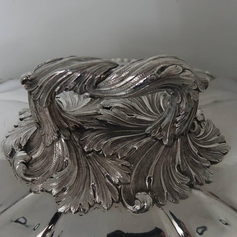 Old Sheffield Plate Meat Dish and Cover, circa 1830, Matthew Boulton In Excellent Condition For Sale In 53-64 Chancery Lane, London