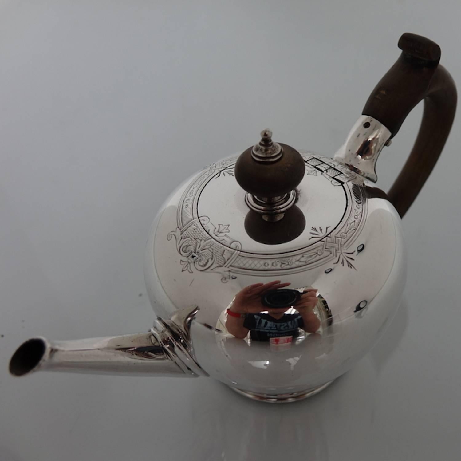 Early 18th Century George I Teapot London 1726 Edward Vincent For Sale