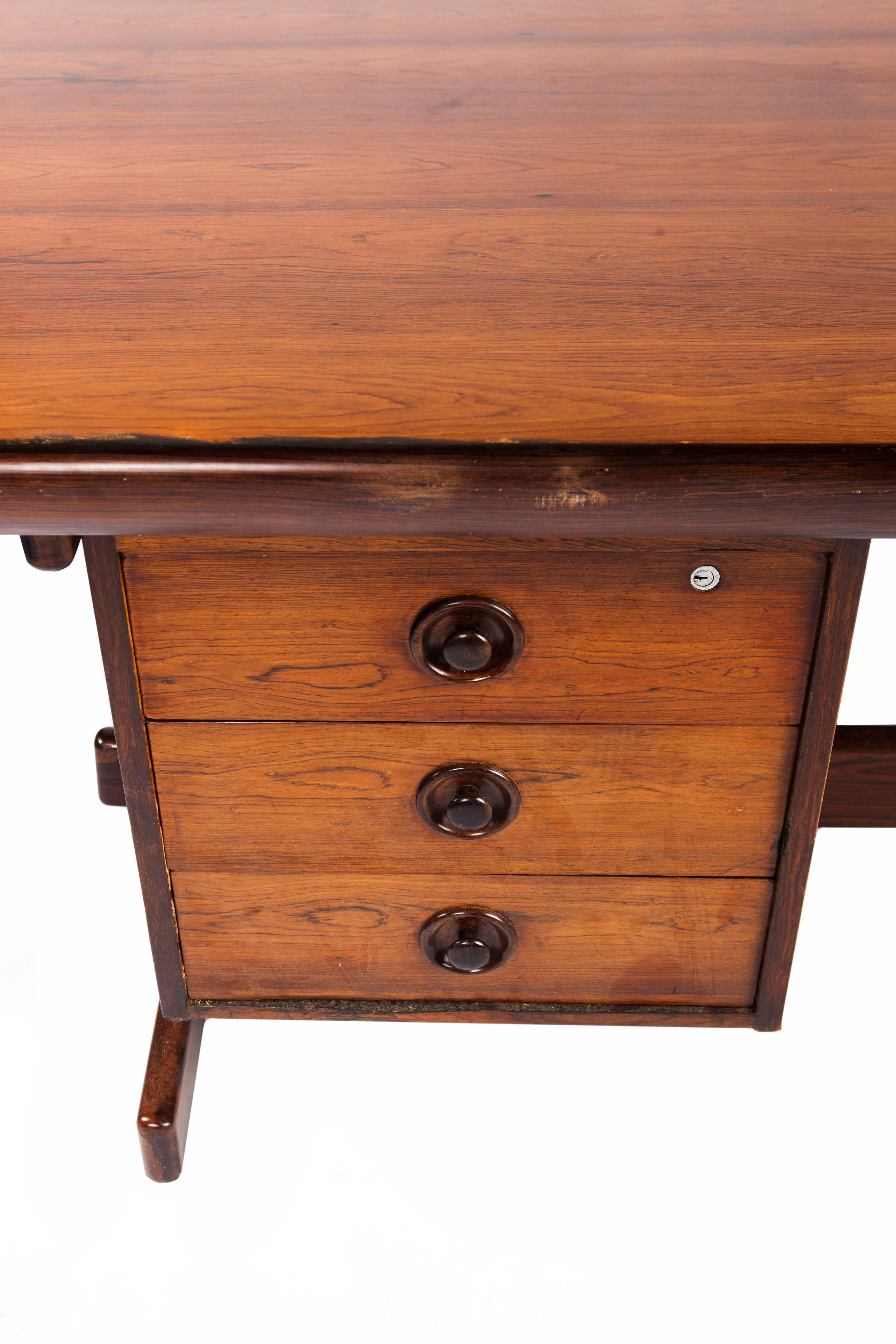 Mid-Century Modern Brazilian Modern Rosewood Desk by Sergio Rodrigues For Sale