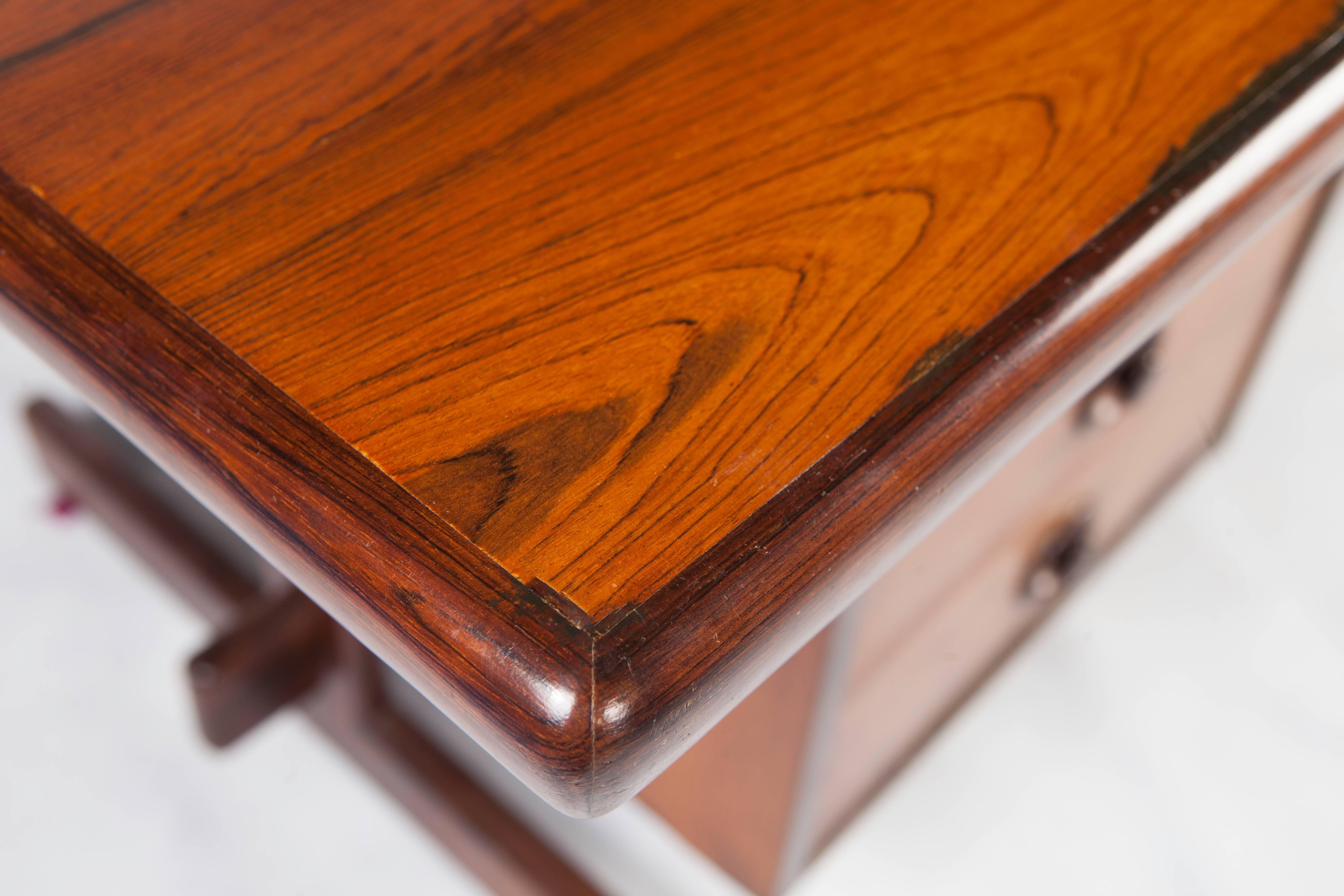 Mid-Century Modern rosewood (jacaranda) desk designed by Sergio Rodrigues.