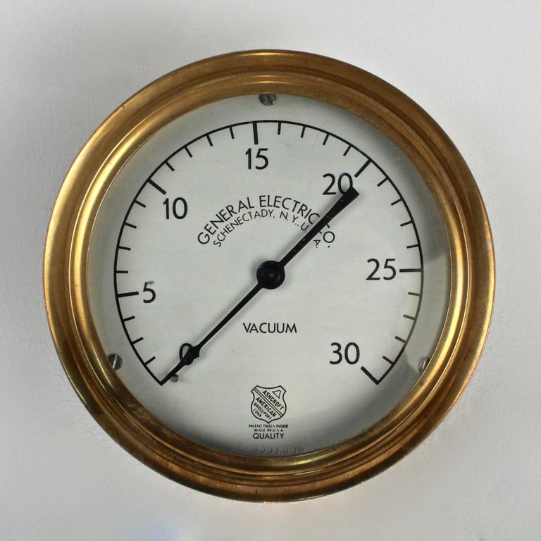 Pair of Steampunk Brass Industrial Architectural Pressure Gauges In Good Condition For Sale In Philadelphia, PA