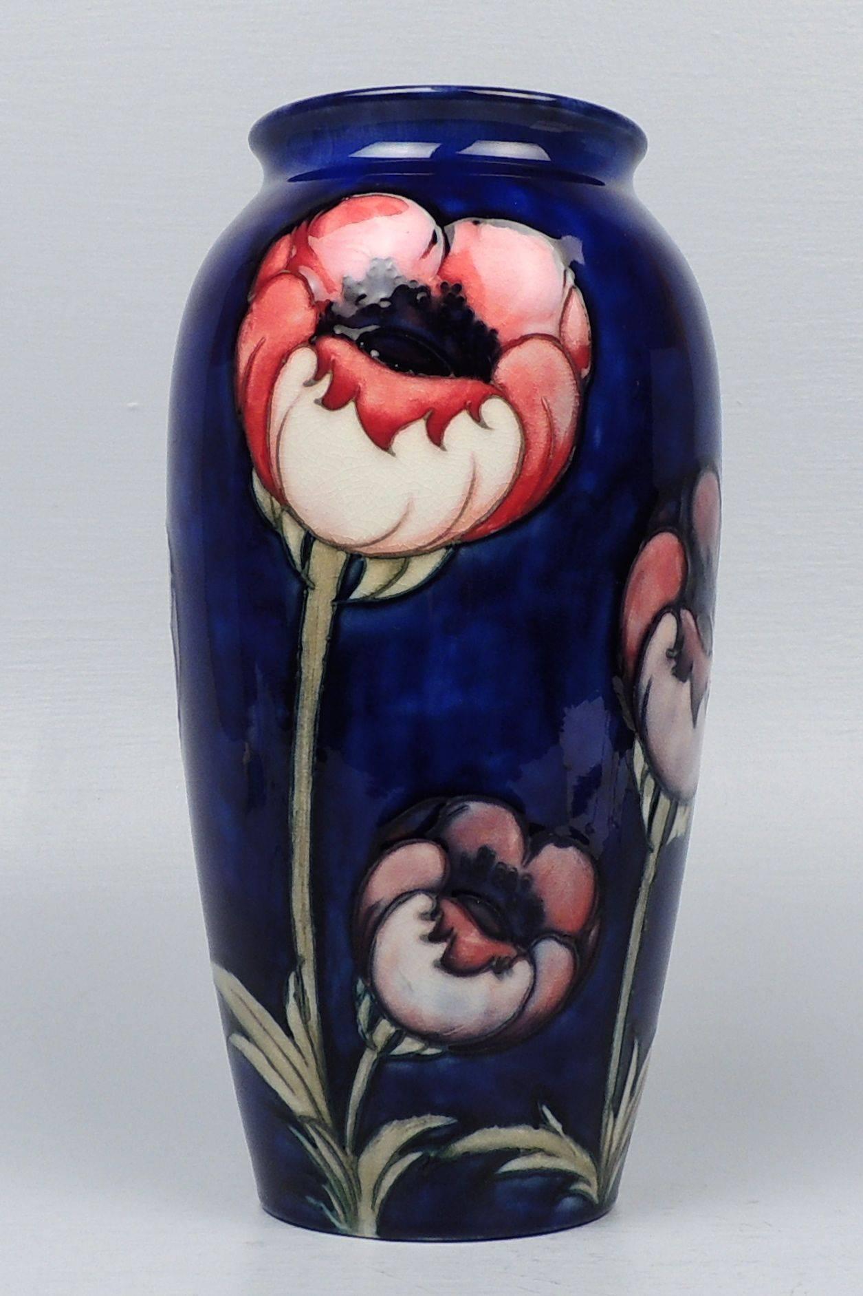 Vernissé Grand vase coquelicot Moorcroft Pottery en vente