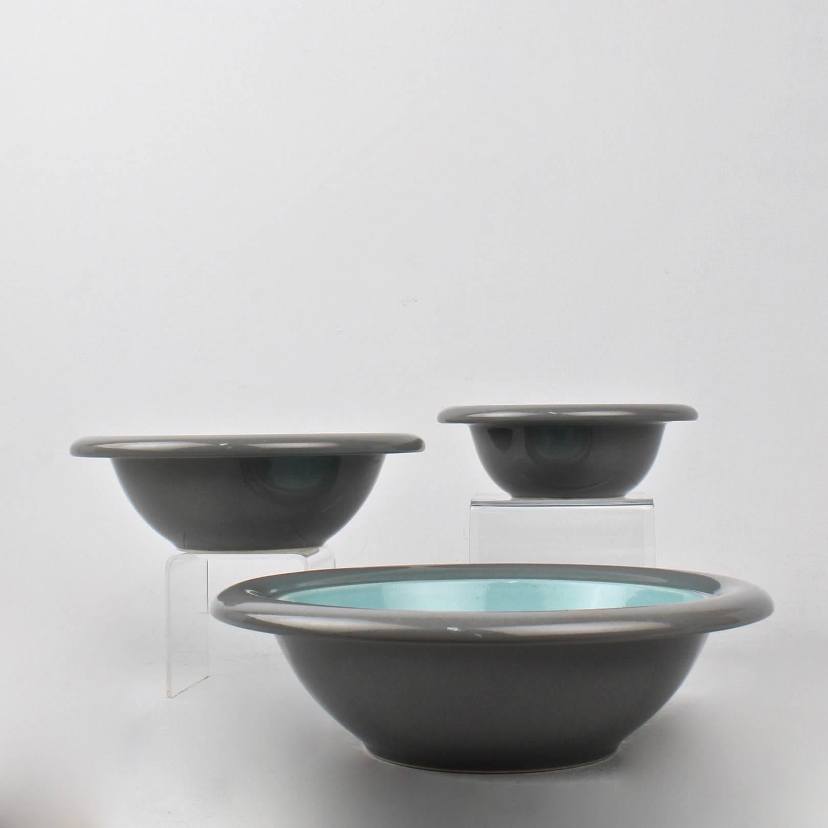 20ième siècle 3 bols de poterie empilables du moderniste italien Franco Bucci pour Laboratorio Pesaro en vente