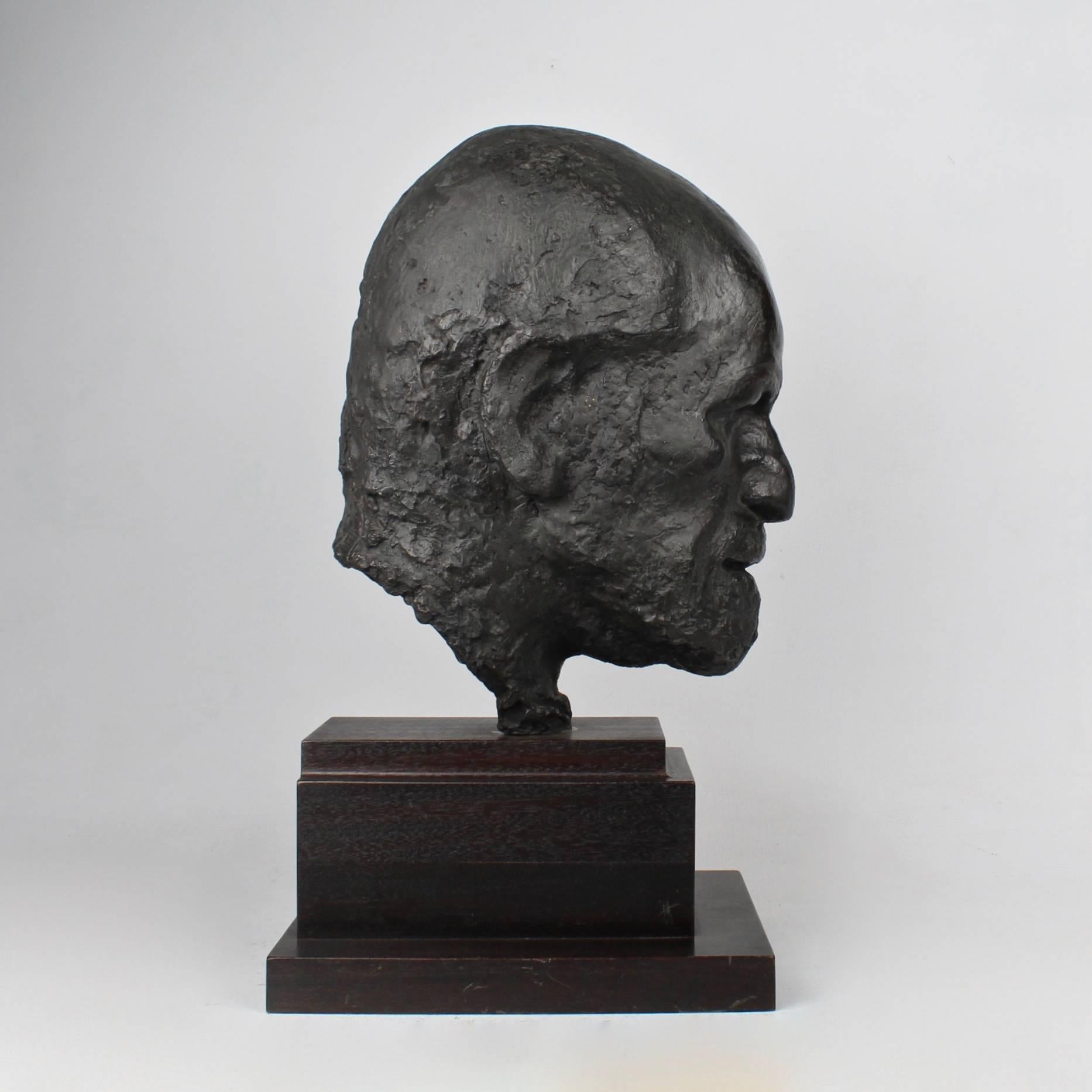 Anglais Grande sculpture en bronze ou Buste du psychanalyste Sigmund Freud par Oscar Nemon