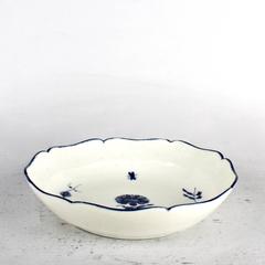 Cuenco de porcelana azul y blanca de pasta blanda de Chantilly del siglo XVIII