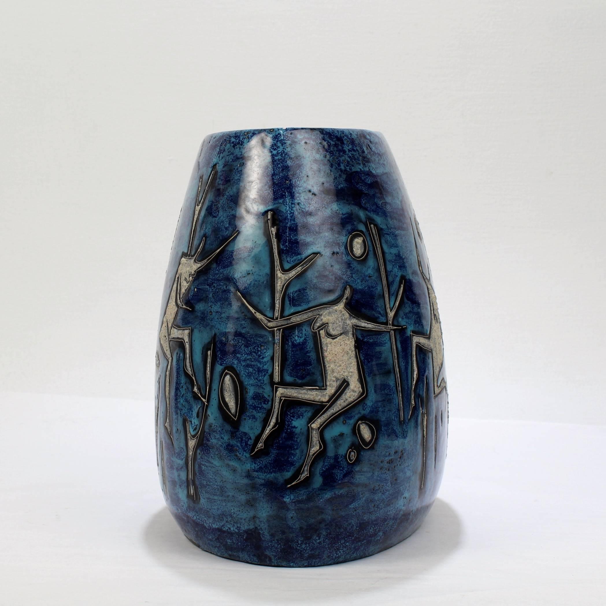 Mid-Century Modern Vase italien de poterie moderne du milieu du siècle dernier de Gianni Tosin lave et glaçure bleue en vente