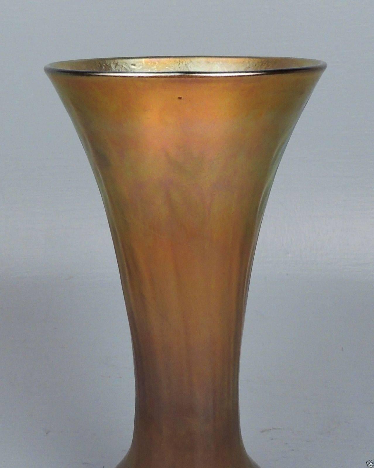 Art Nouveau Early Tiffany Favrile Molded Feather Art Glass Vase