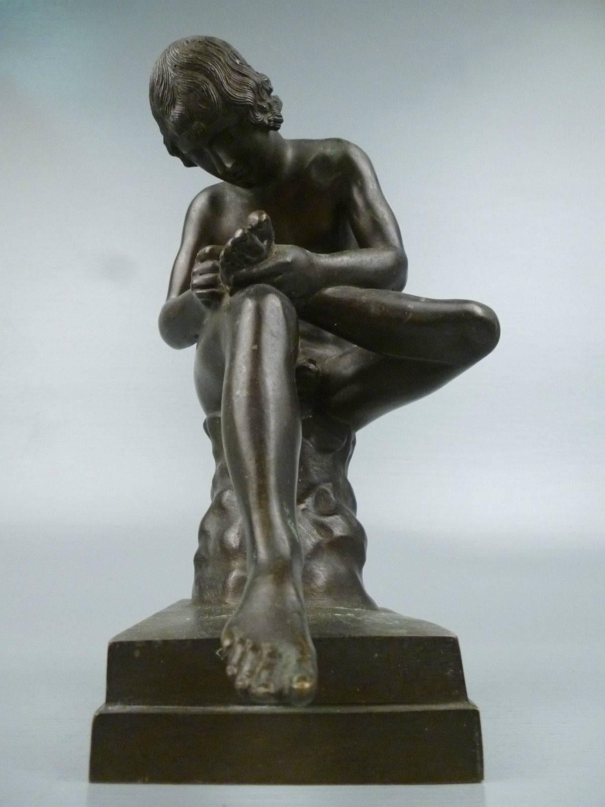 Scultura in bronzo Grand Tour di Spinario il raccoglitore di spine in vendita 2