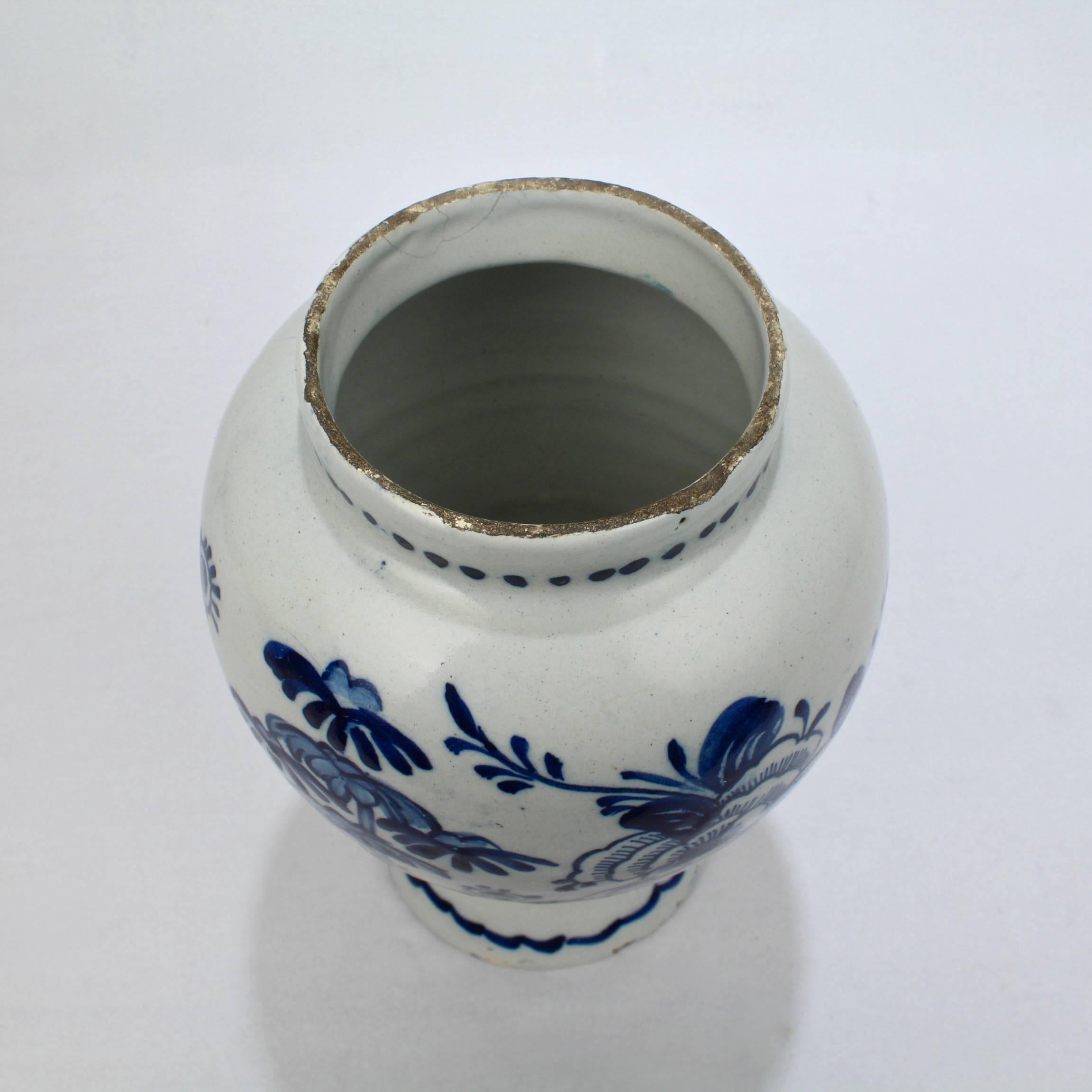 18. Jahrhundert Zinn glasierte niederländische Delft Keramik blau und weiß Vase oder JAR im Zustand „Gut“ im Angebot in Philadelphia, PA
