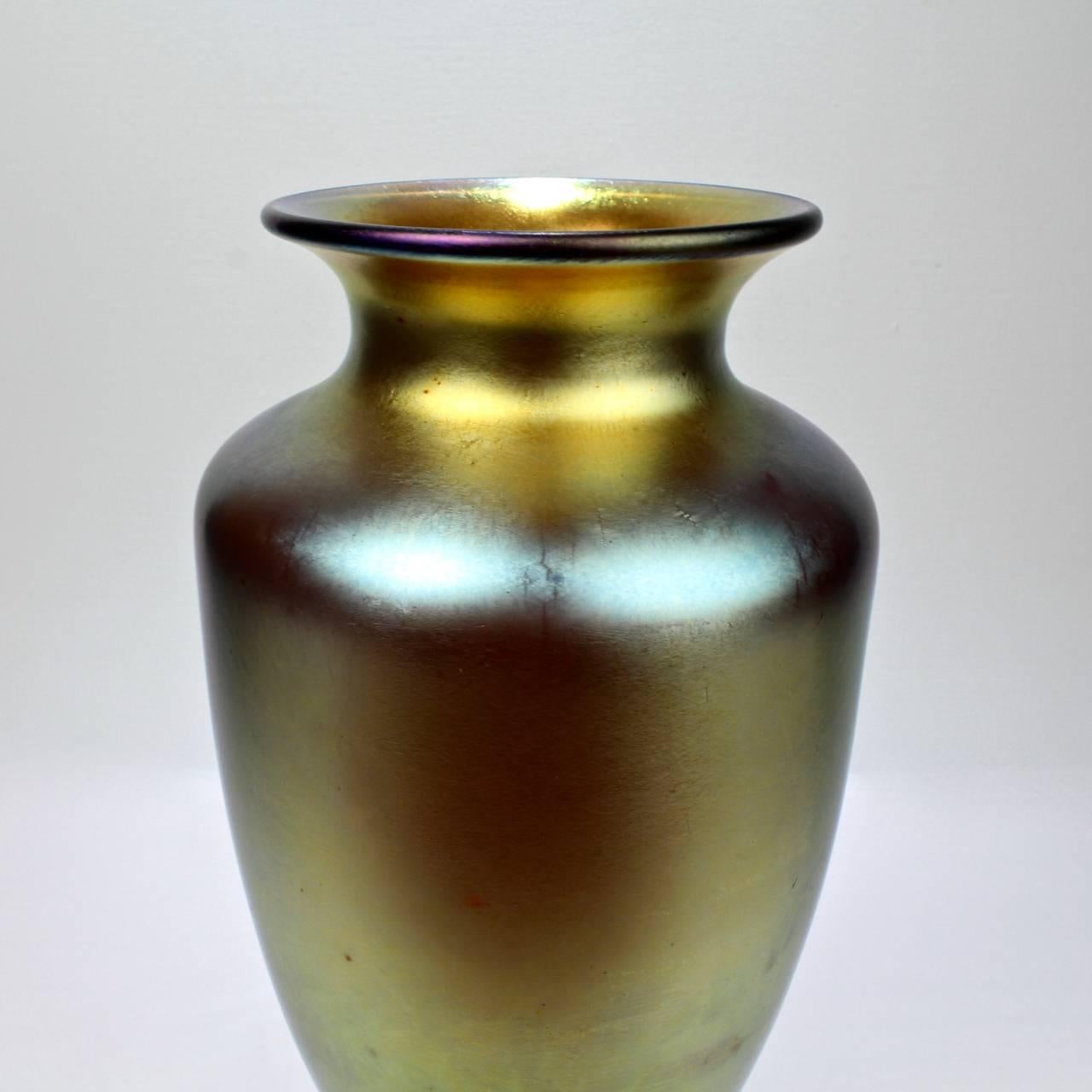 Large Art Nouveau Gold Aurene Steuben Art Glass Vase, Early 20th Century In Good Condition In Philadelphia, PA