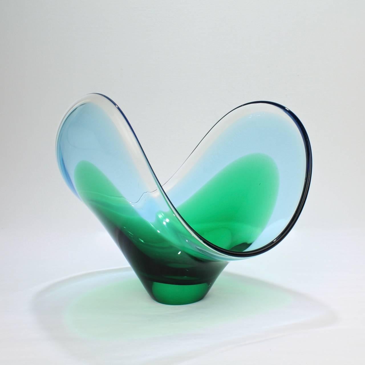 20th Century Large Mid-Century Modern Murano Italian Sommerso Art Glass Bowl in Blue & Green