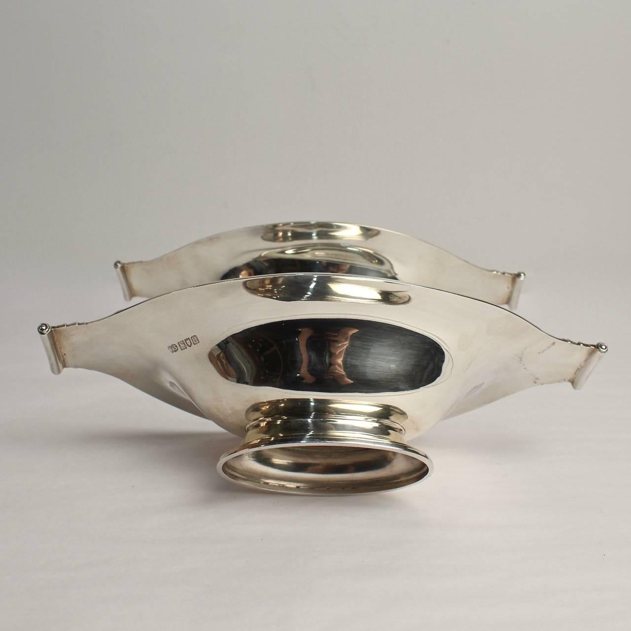 Pair of Edwardian English Sterling Silver Scroll Handle Bowls by Wilson & Sharp In Good Condition In Philadelphia, PA