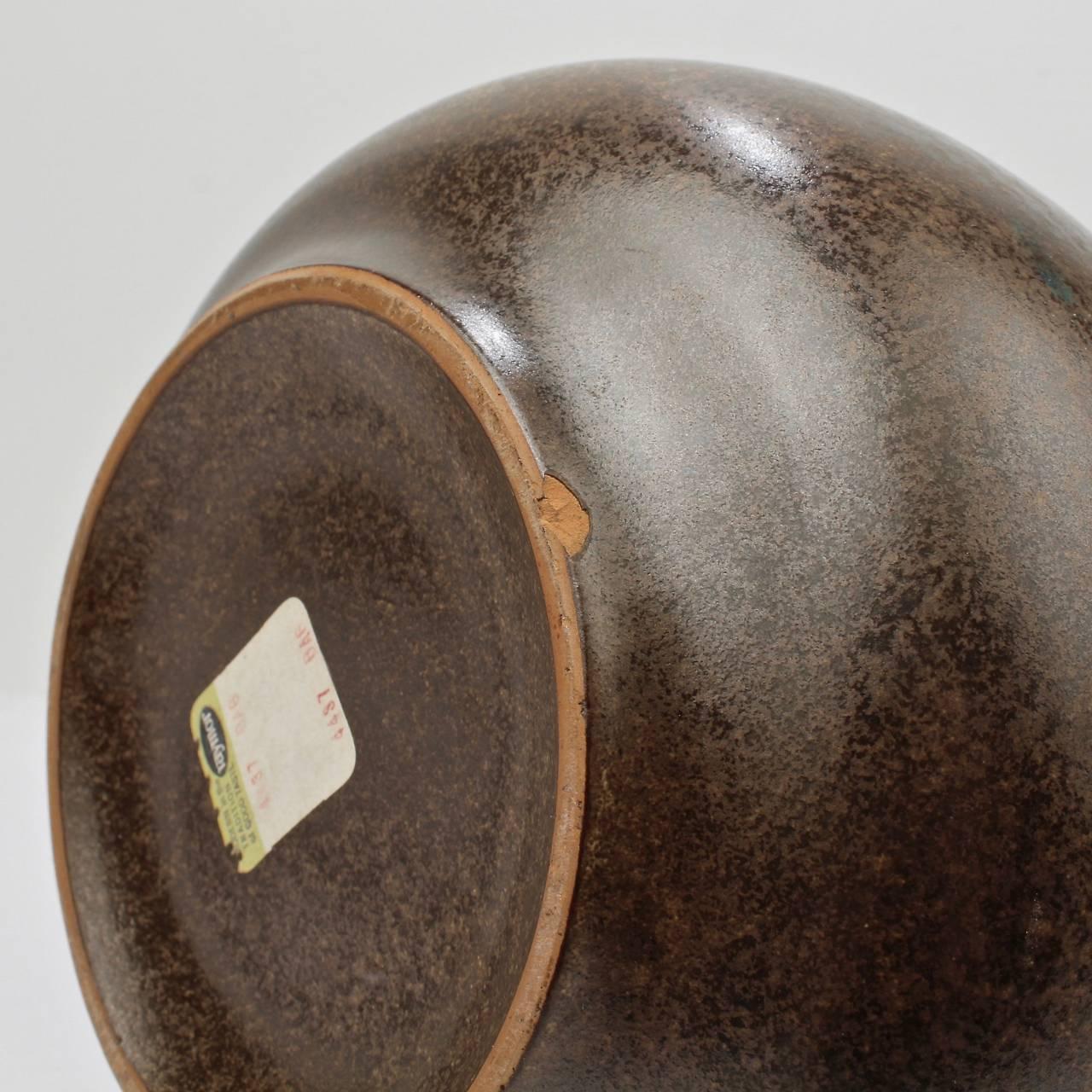 Italian Mid-Century Modern Two-Tone Pottery Vase by Alvino Bagni for Raymor 3