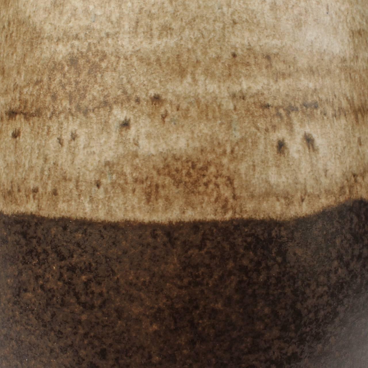 Italian Mid-Century Modern Two-Tone Pottery Vase by Alvino Bagni for Raymor 4