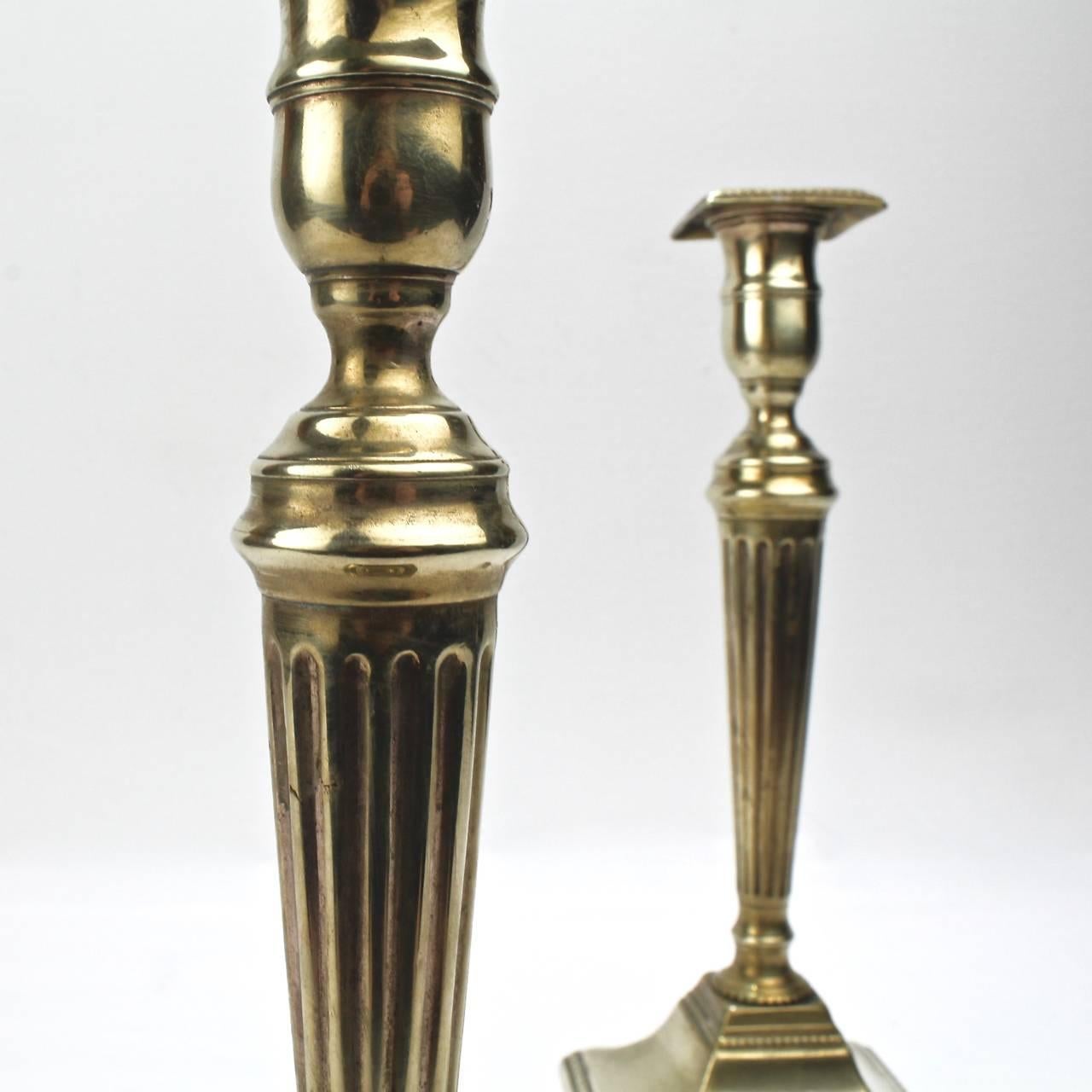 Pair of English 18th Century Georgian Fluted and Tapered Brass Candlesticks In Good Condition In Philadelphia, PA