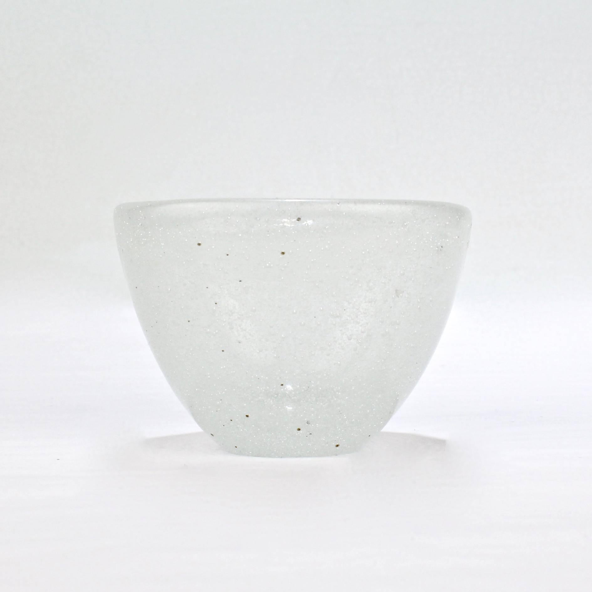 Mid-Century Modern White Pulegoso Glass Vase by Carlo Scarpa for Venini