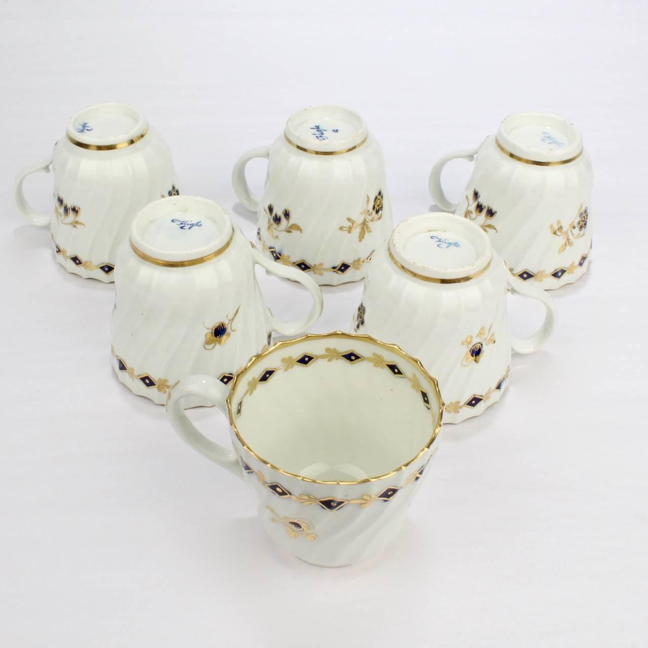 Set von sechs Teetassen und Untertassen aus Flight Worcester-Porzellan des 18. Jahrhunderts (George III.) im Angebot