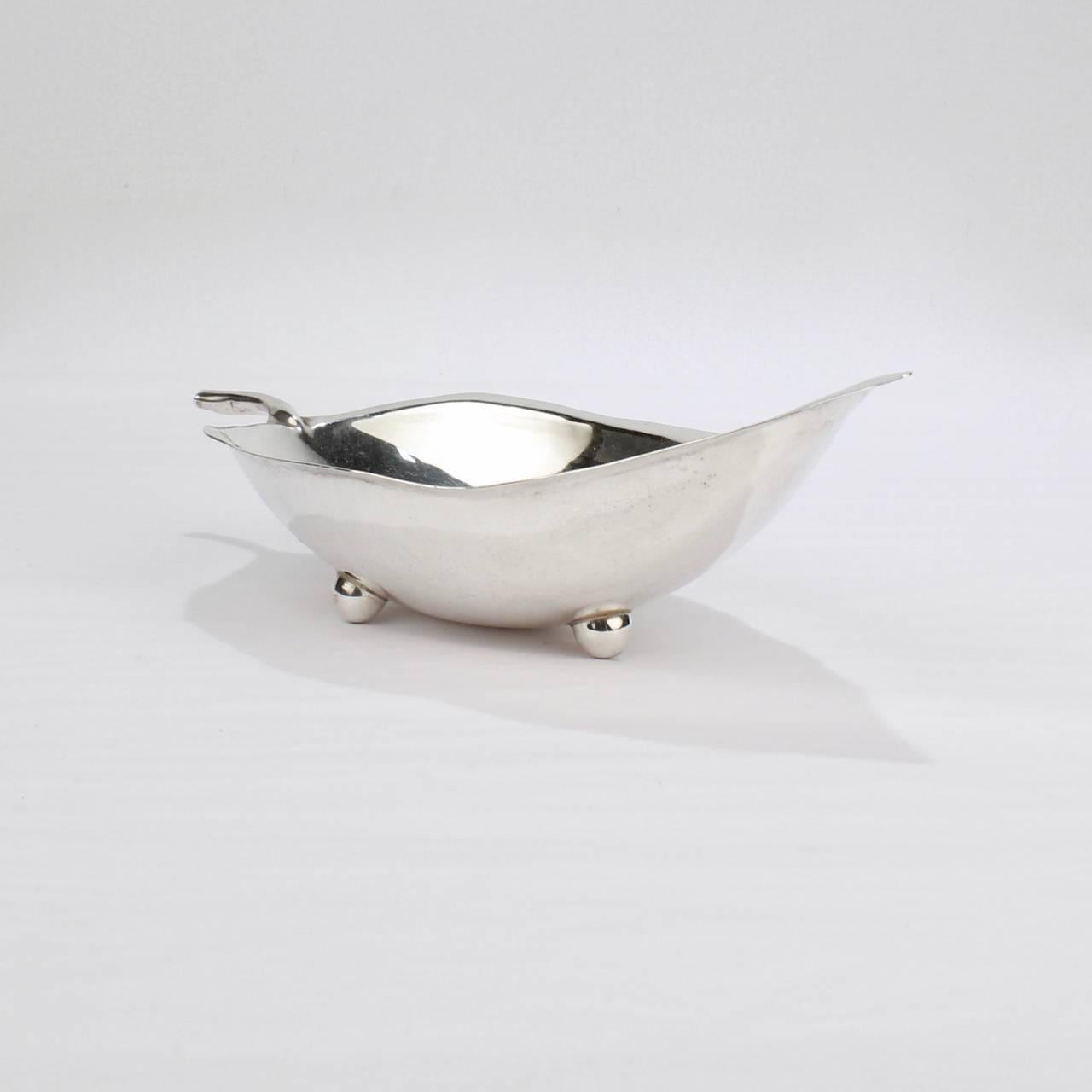 Mid-Century Modern Alfredo Sciarrotta Modernist Mid-Century Sterling Silver Leaf Bowl