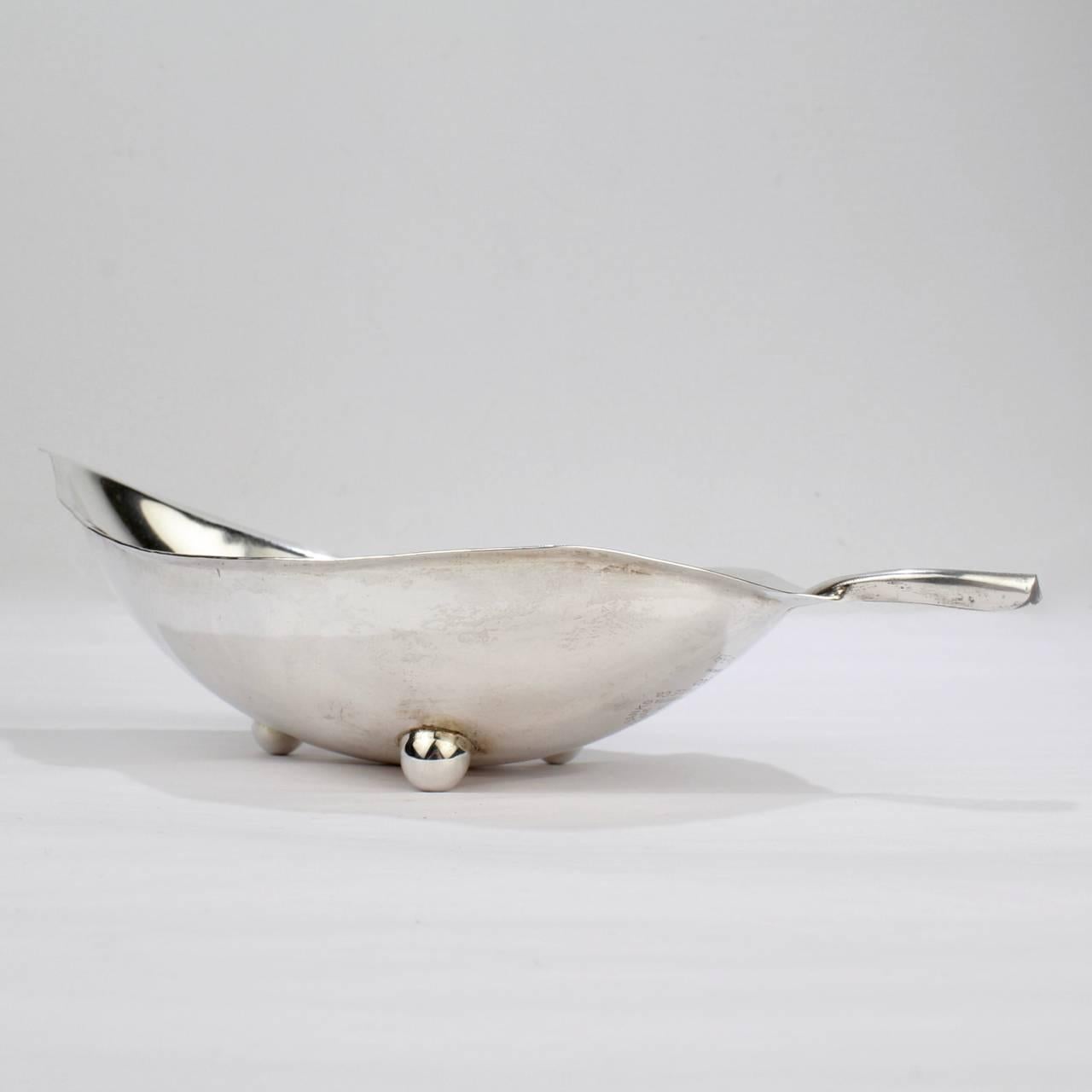 20th Century Alfredo Sciarrotta Modernist Mid-Century Sterling Silver Leaf Bowl