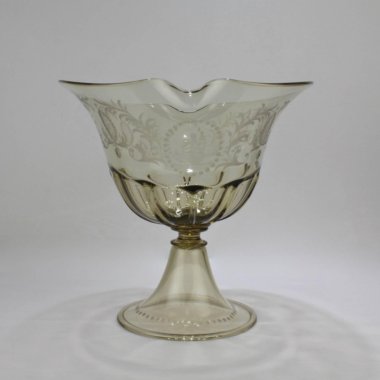 Italian Pauly & Co. Light Amber Etched Venetian Glass Footed Bowl or Table Centrepiece For Sale