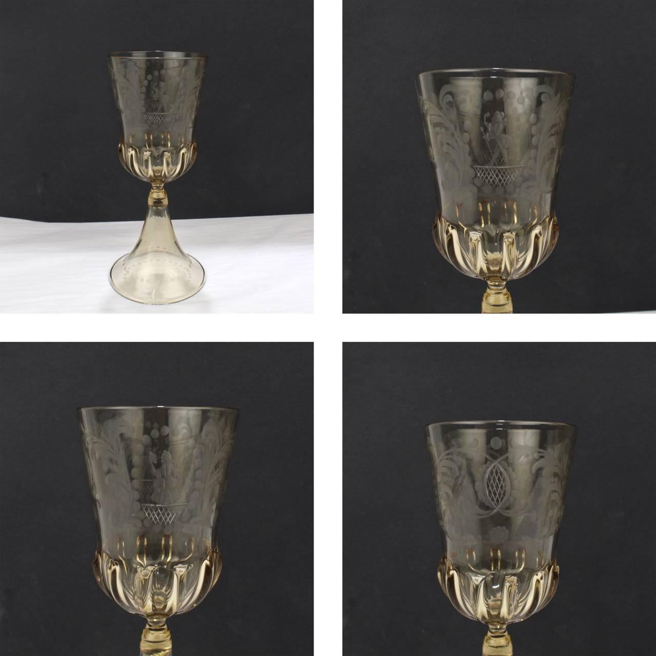 20th Century Set of Eight Pauly & Co. Light Amber Etched Venetian Glass Wine or Water Goblets