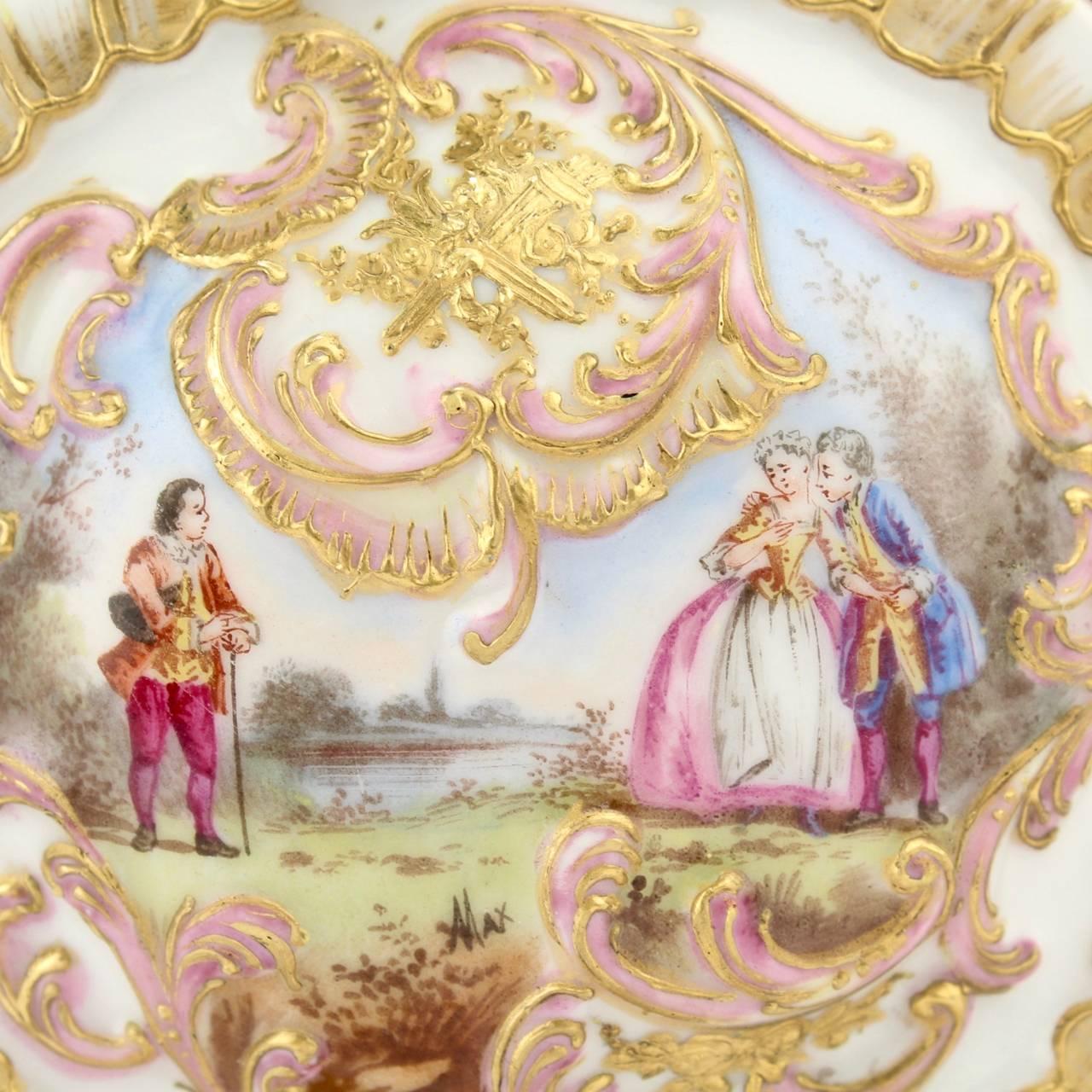 Antike vergoldete Pariser Porzellan-Tischschnupftabakdose oder runde Schatulle von Bloch & Bourdois im Angebot 3