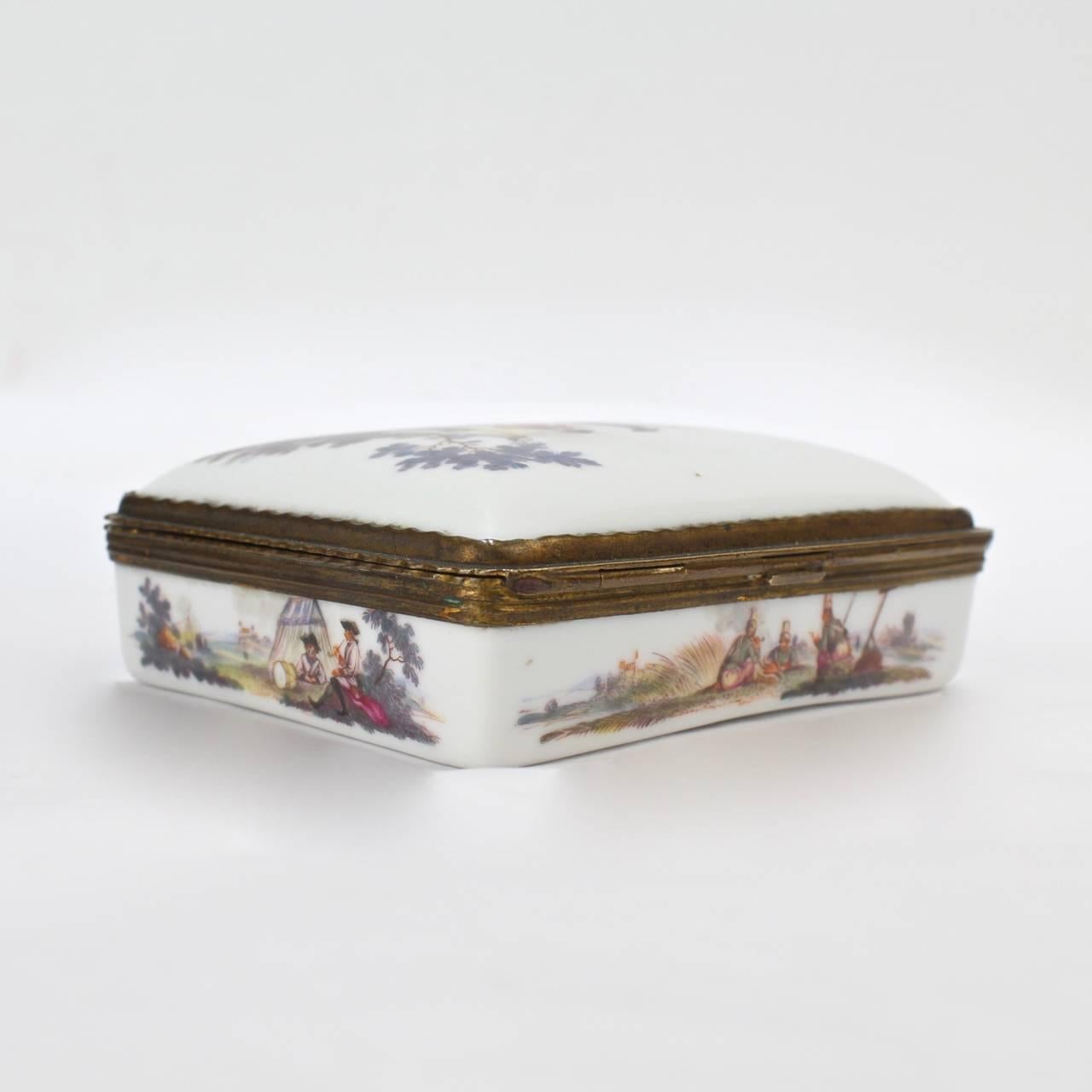 Antique 18th Century French or German Porcelain Snuff Box Military Scenes 4