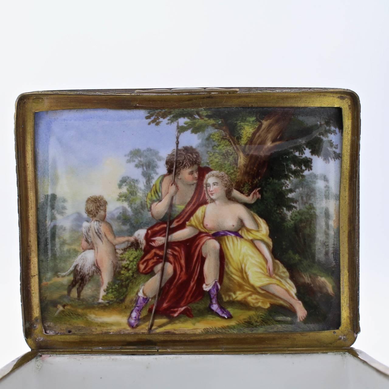 Antique South Staffordshire or Battersea Enamel Table Snuff Box, 18th Century In Good Condition For Sale In Philadelphia, PA