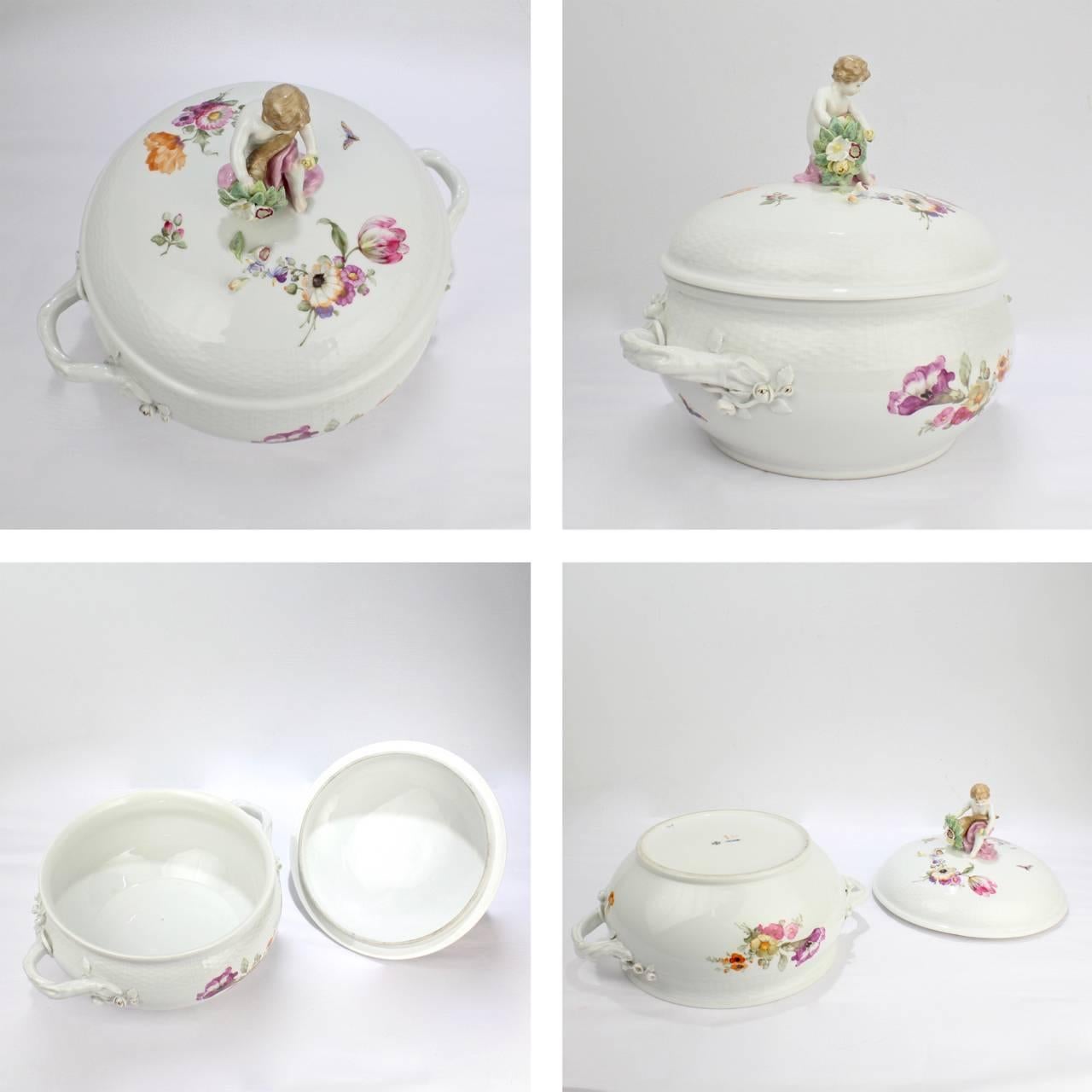 Antique KPM Royal Berlin Porcelain Hand-Painted Tureen with Cornucopia & Cherub In Good Condition For Sale In Philadelphia, PA