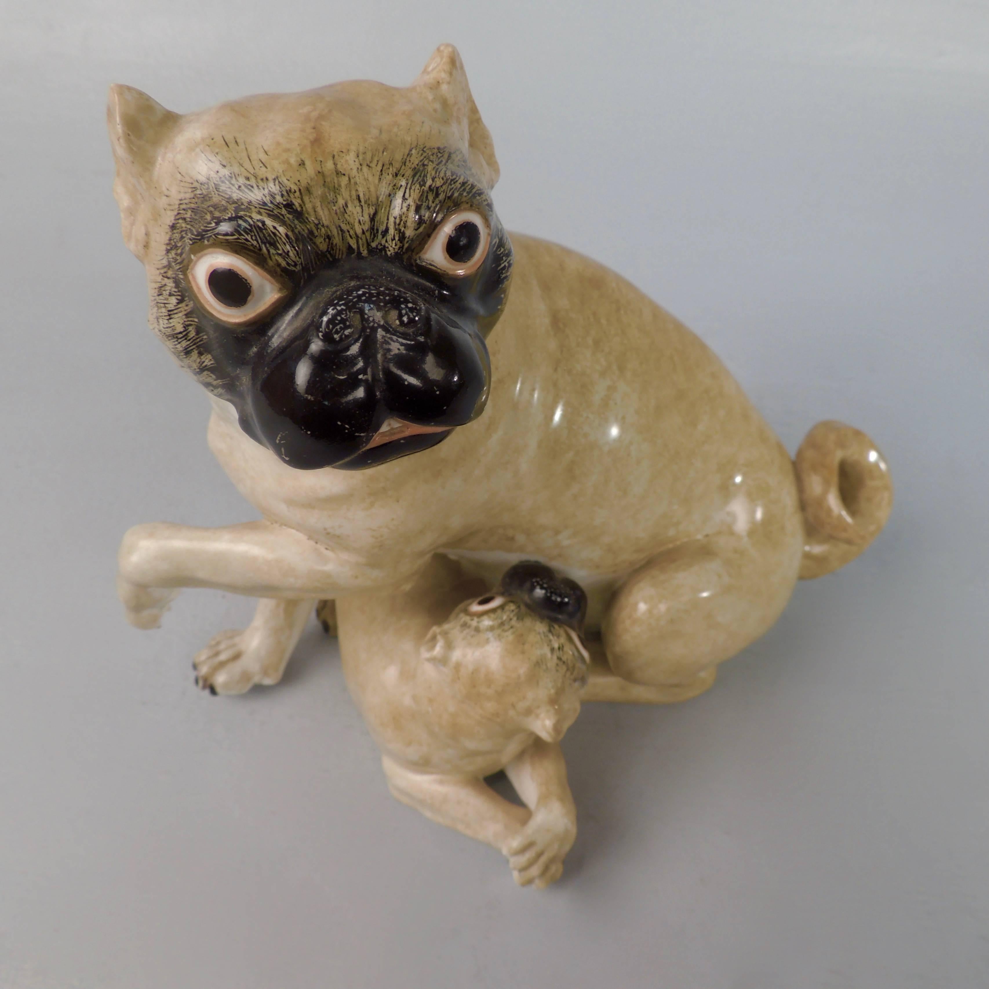 Antique Chamberlain Worcester English Porcelain Pug Mother Dog & Puppy Figurine In Good Condition For Sale In Philadelphia, PA