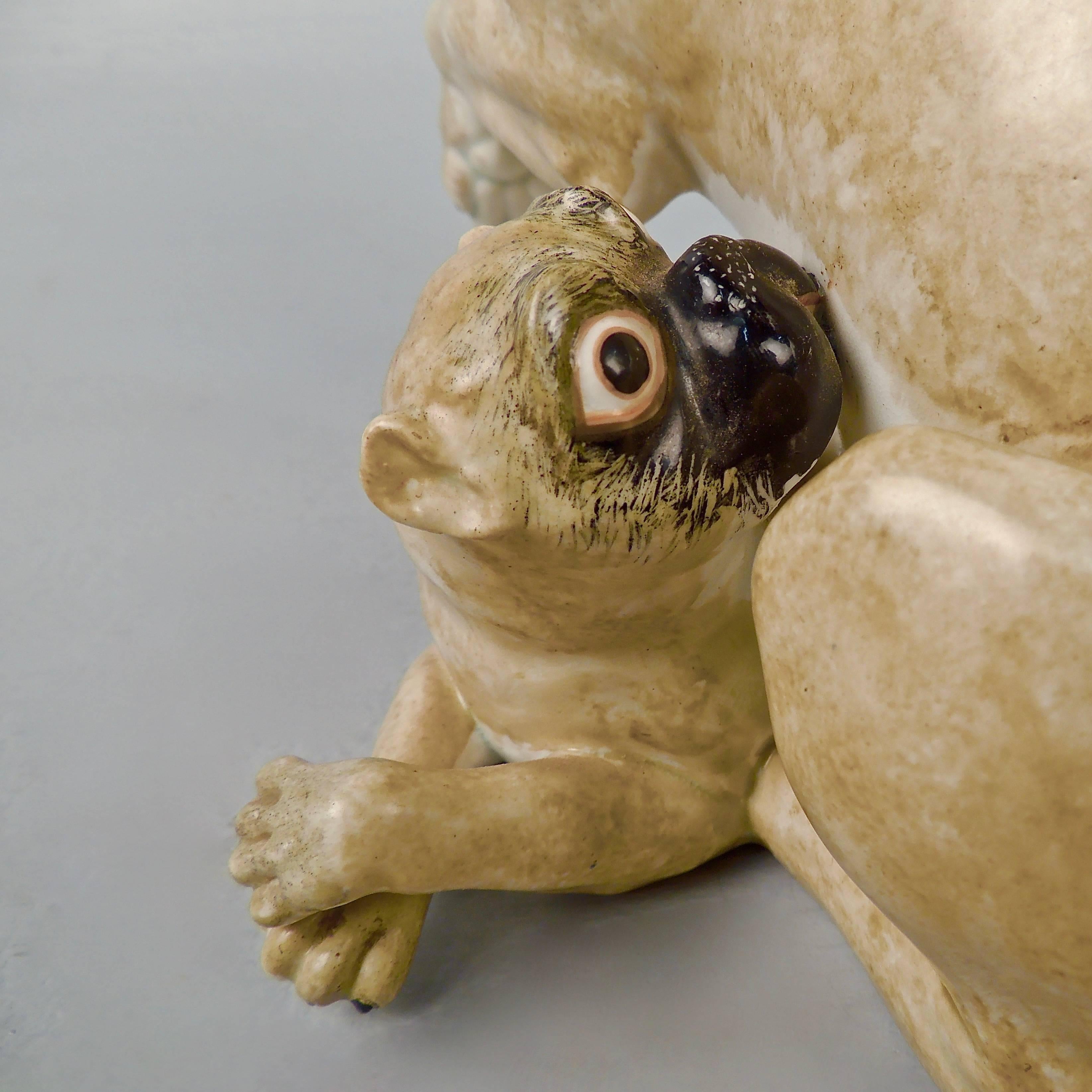 XIX secolo Antica statuetta di Chamberlains Worcester in porcellana inglese con cane madre e cucciolo in vendita
