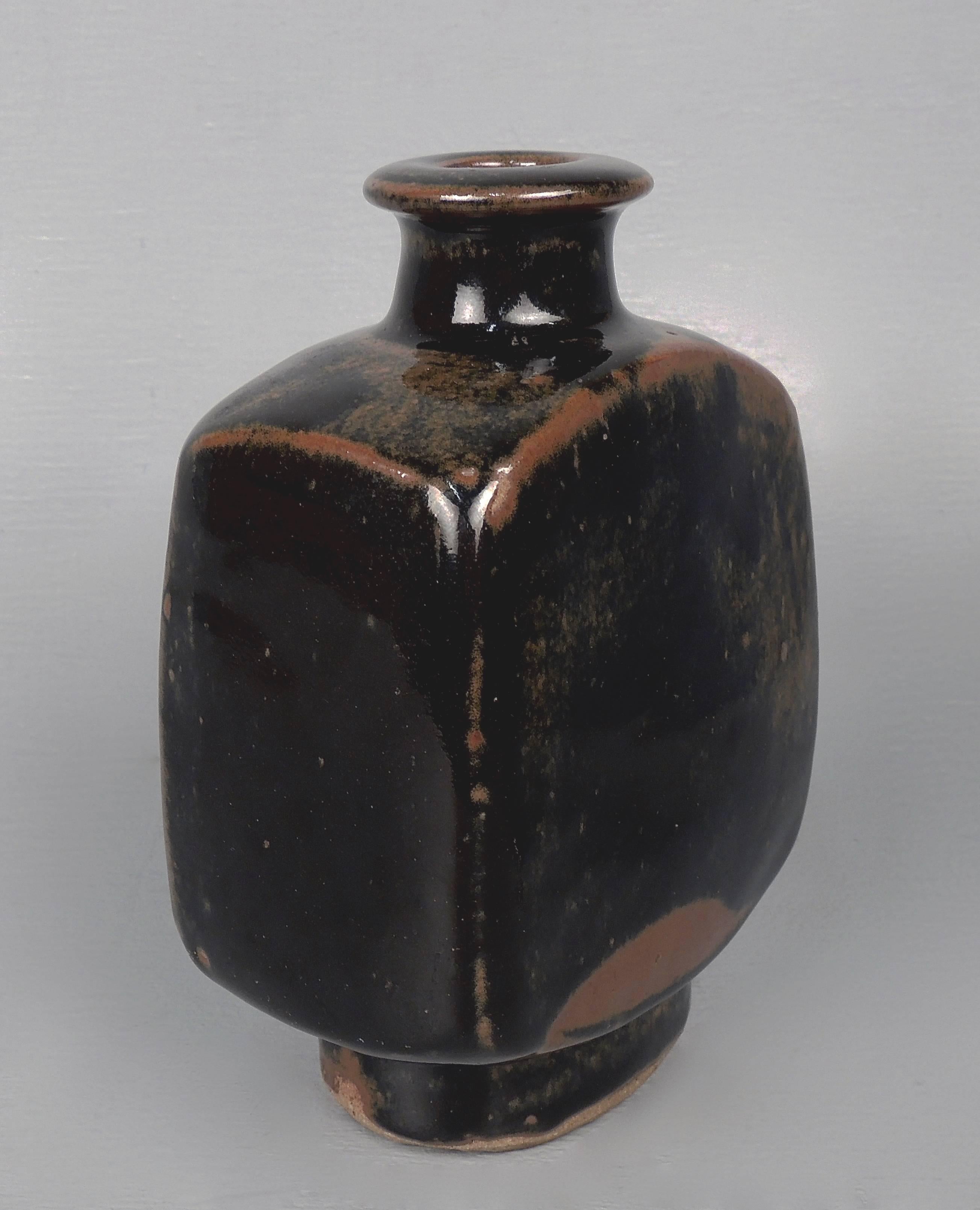 bernard leach bottle vase