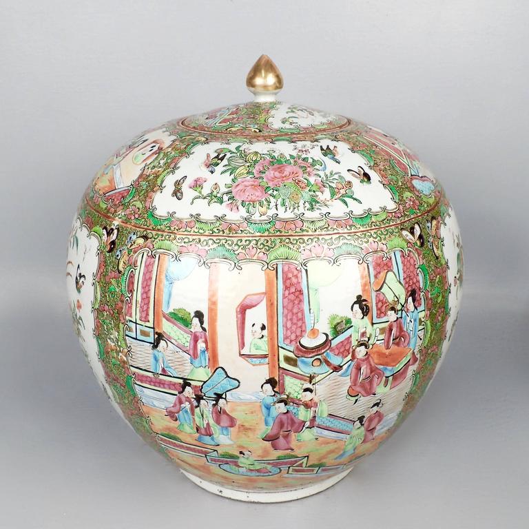 Very Large 19th Century Rose Medallion Chinese Porcelain Lidded Melon