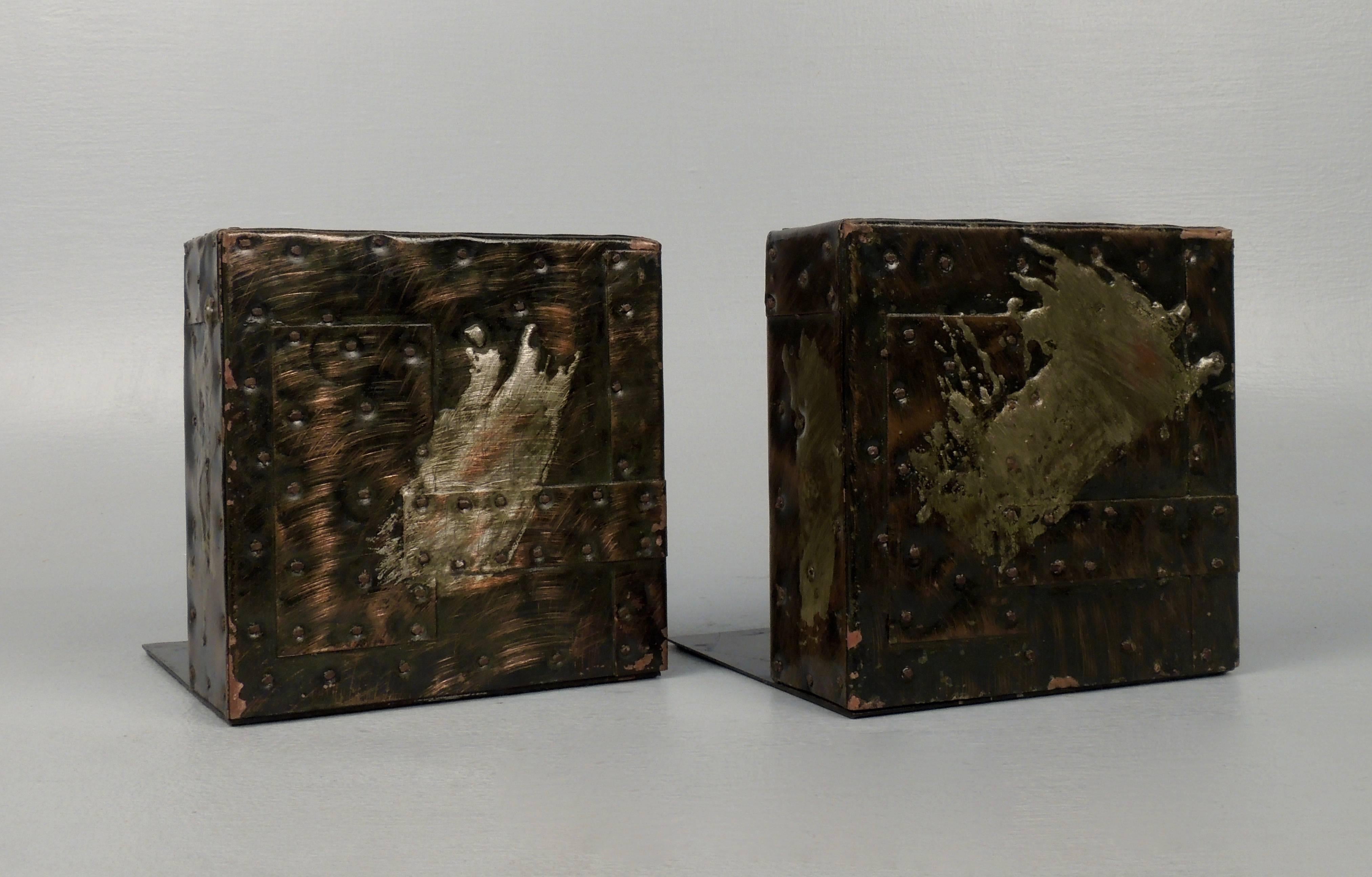 Pair of Paul Evans Brutalist Patchwork Copper, Pewter and Brass Bookends In Good Condition In Philadelphia, PA