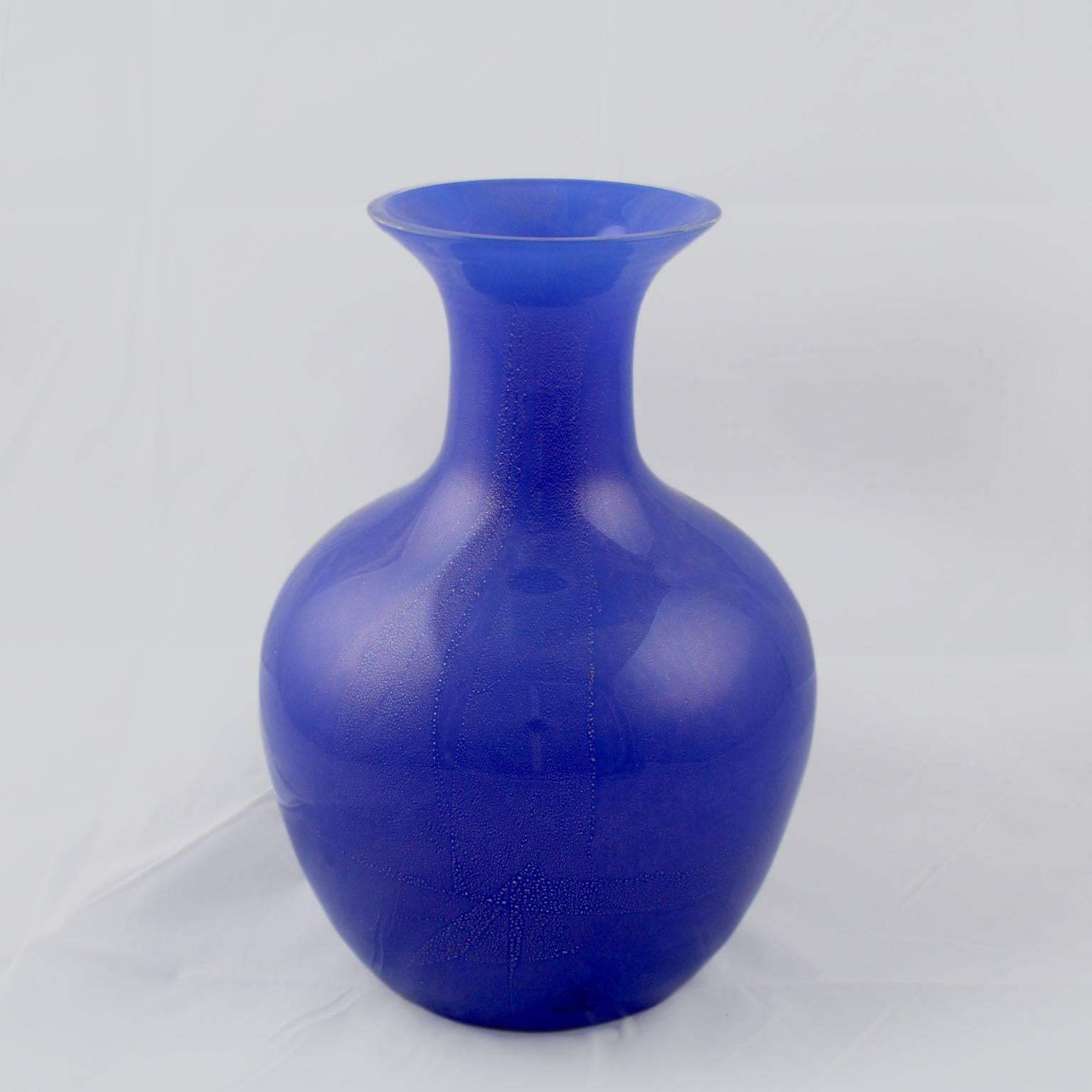 Large Vetri Murano Salviati & Co. Blue Italian Glass Vase For Sale 2