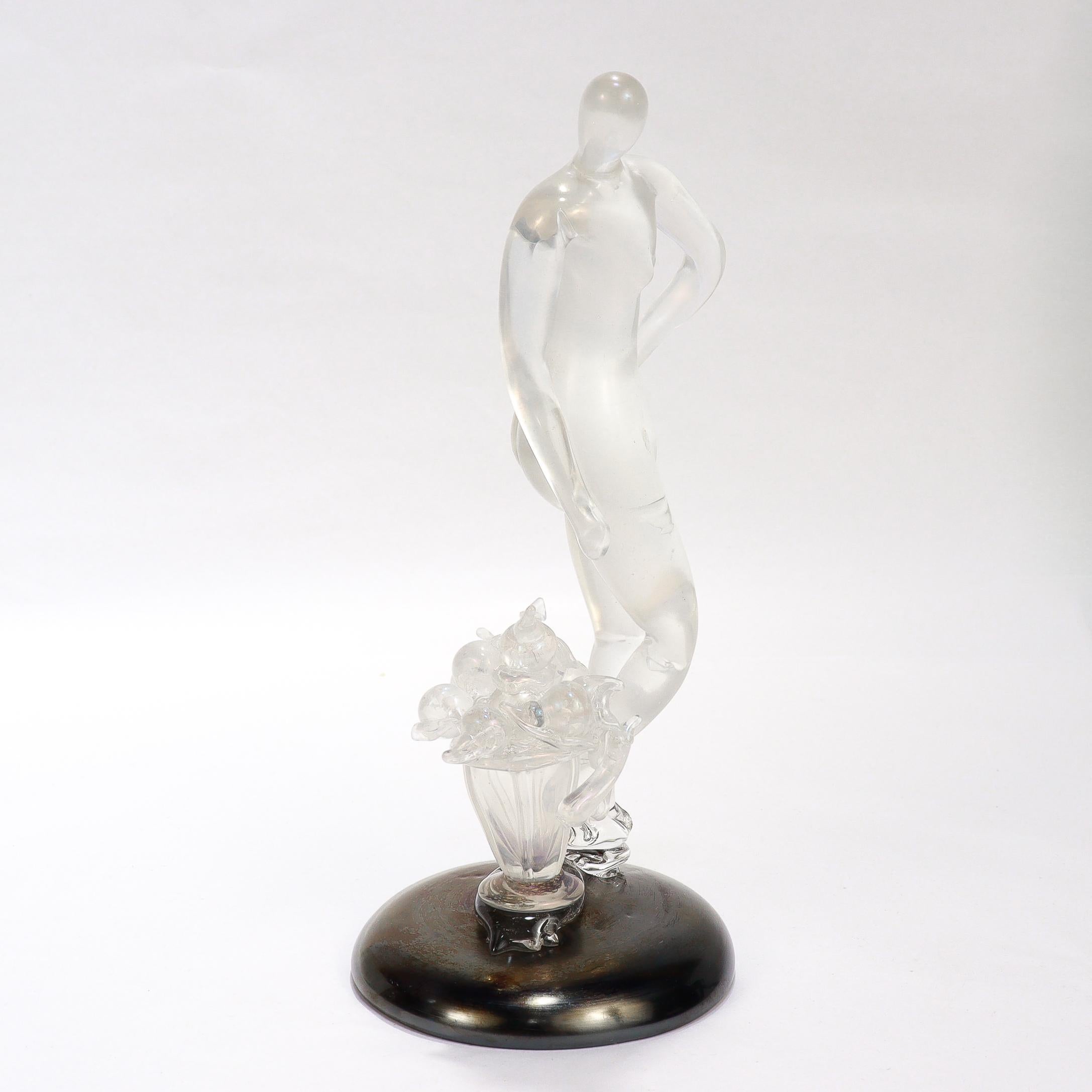 Flavio Poli / M.I.V.I. Figurina di donna nuda in vetro artistico di Murano con frutta e fiori in vendita 1