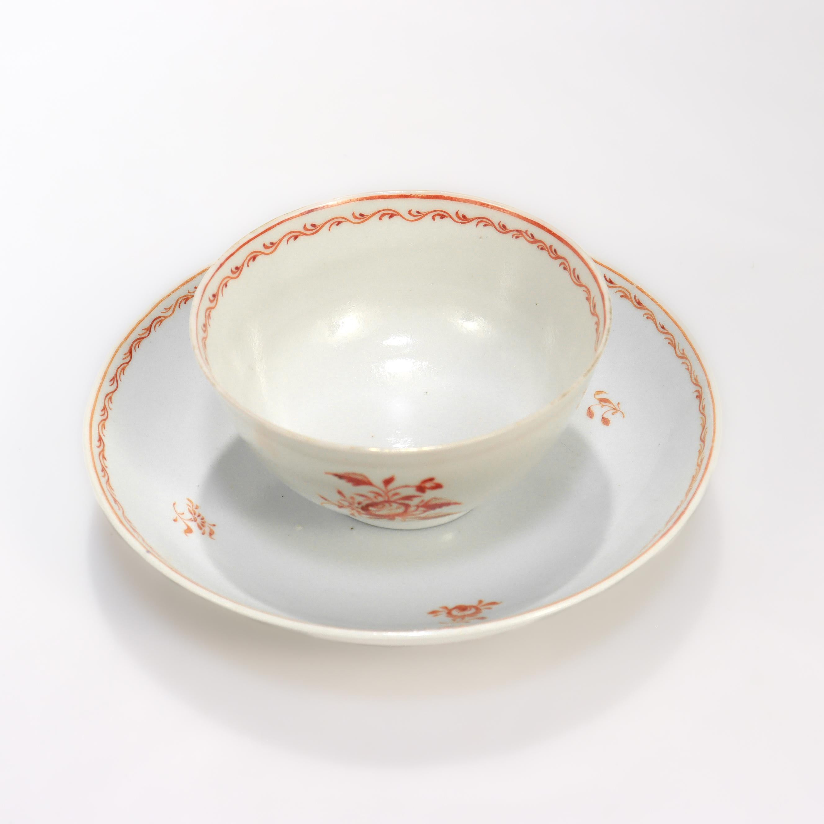 Ancienne tasse à thé et soucoupe en porcelaine d'exportation chinoise du 18e siècle en vente 4