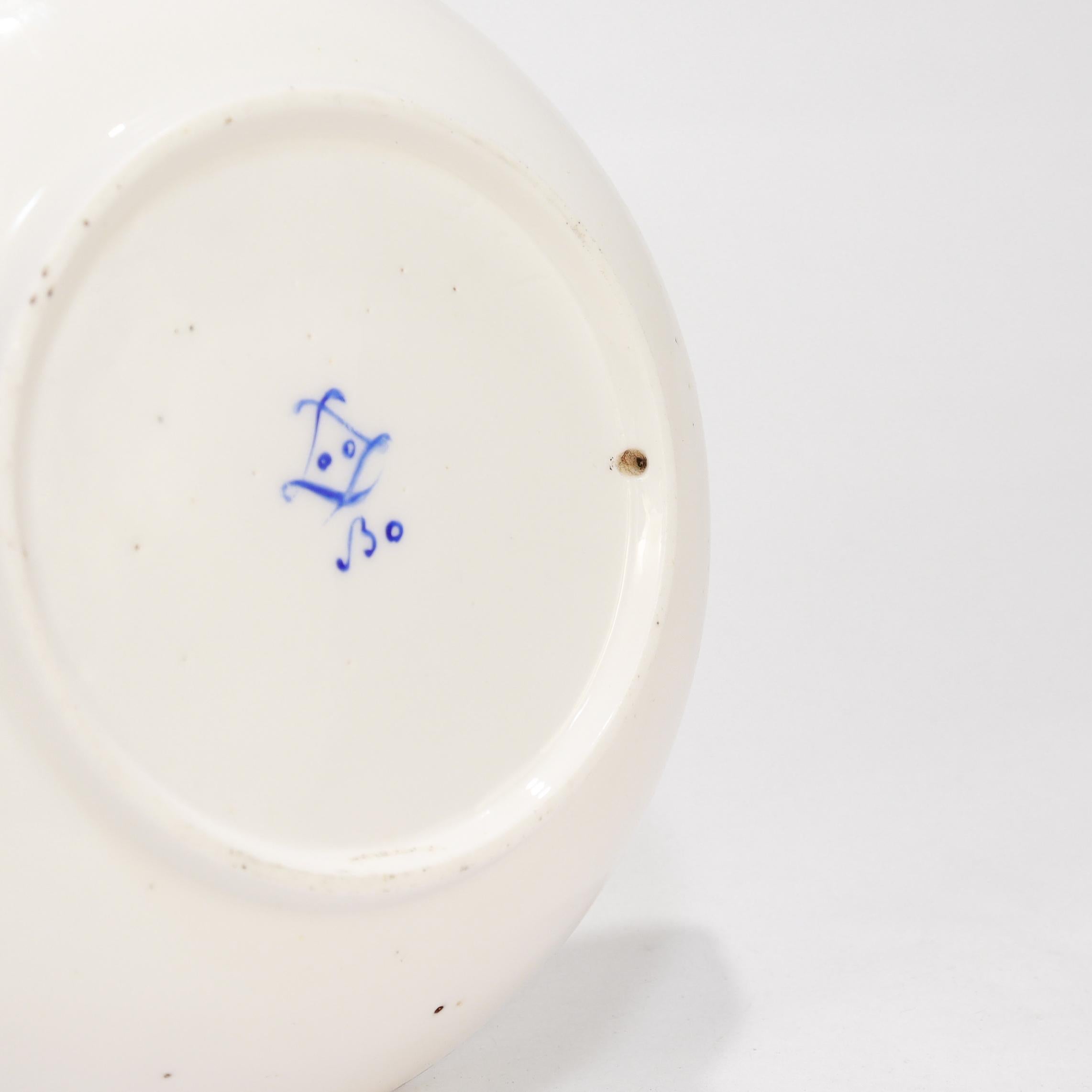 Ancienne tasse et soucoupe en porcelaine de Sèvres signée du 18e siècle avec fleur de bleuet en vente 9